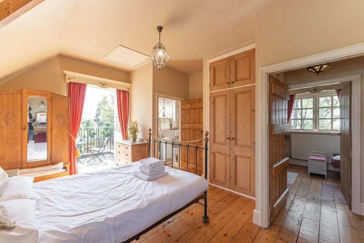 Bedroom, Bed in Beautiful Country Cottage for up to 8 in Wolverhampton
