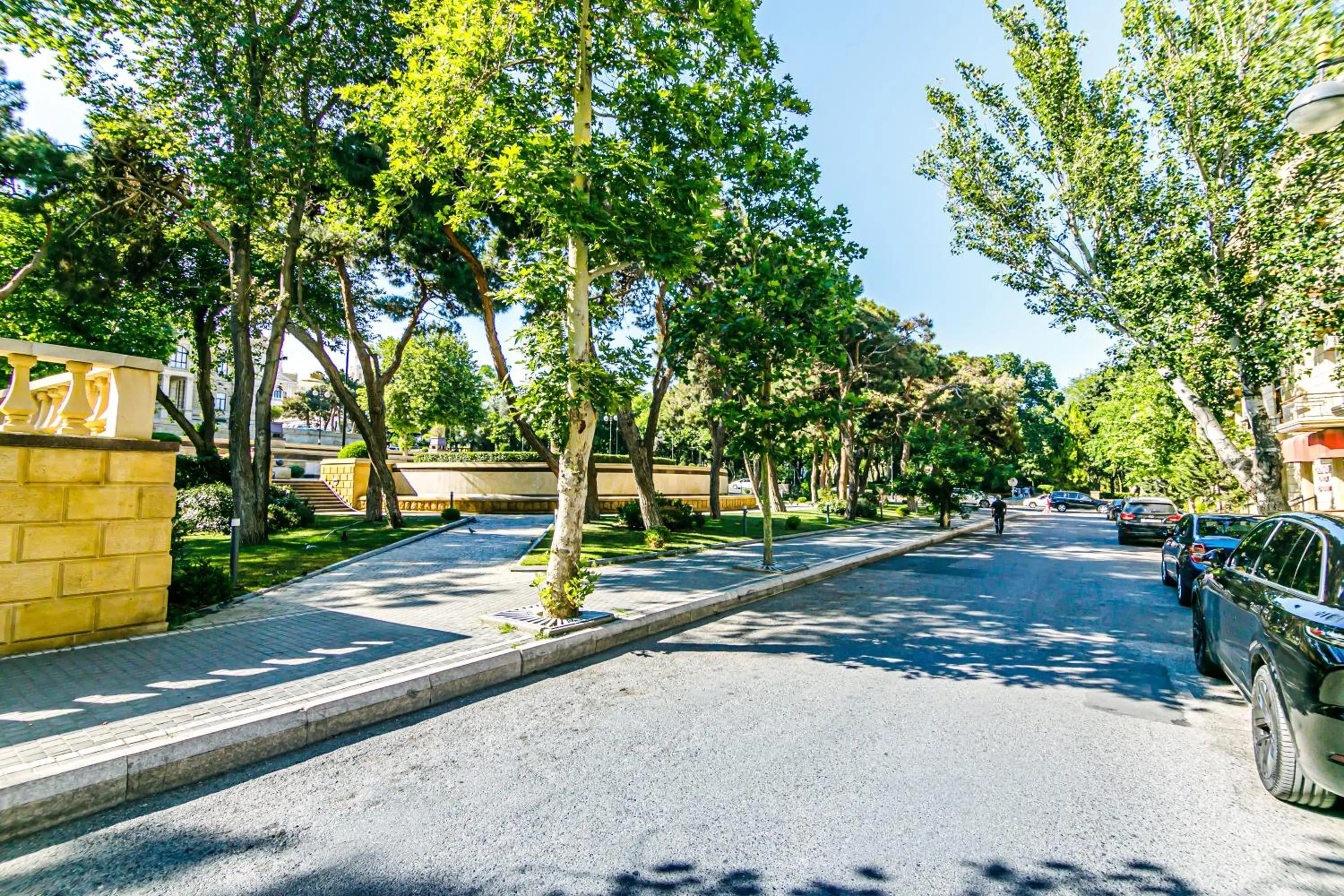 Street view in Azneft Garden Apartment