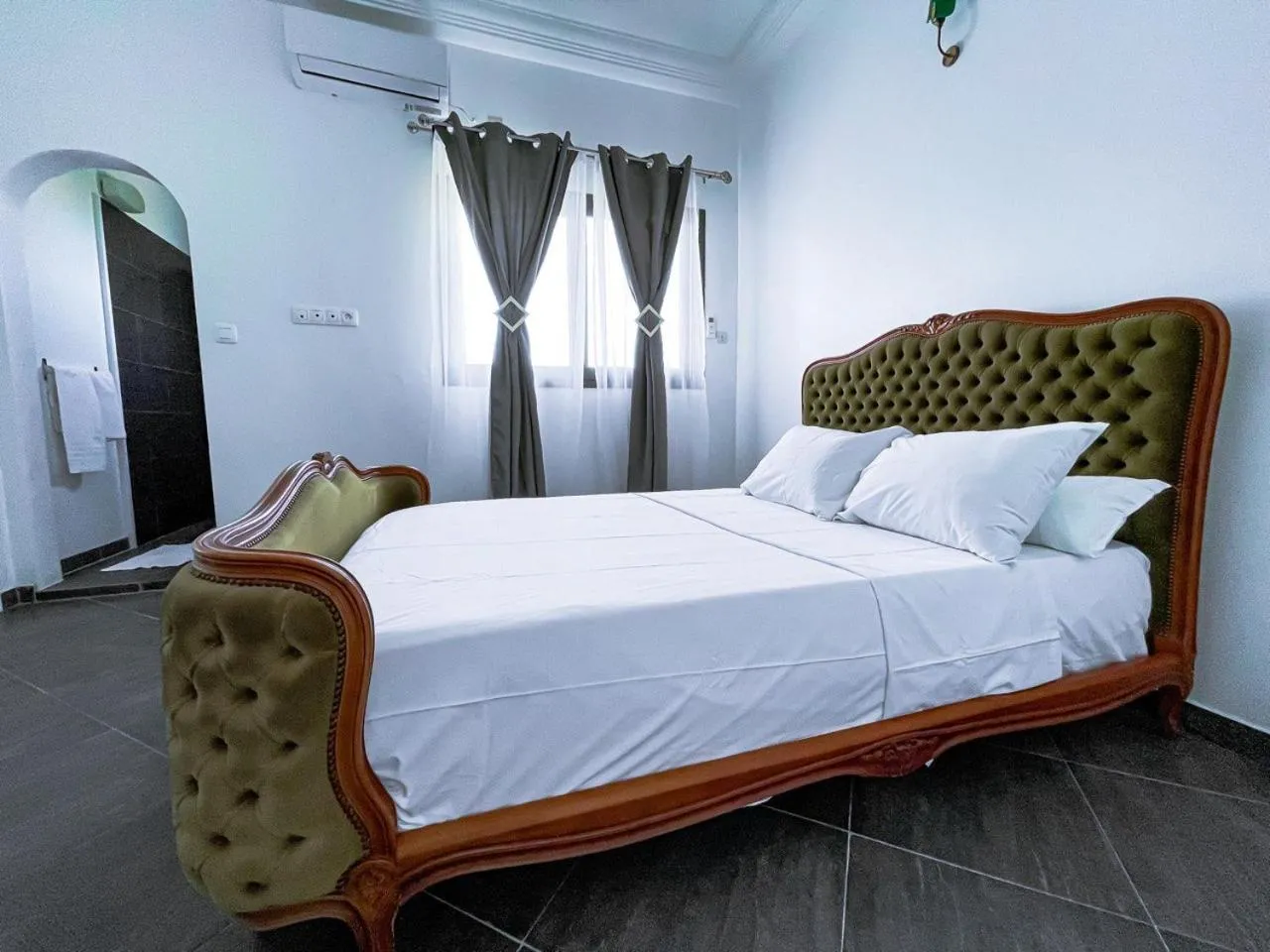 Bed in KAPINGA'S HOUSE