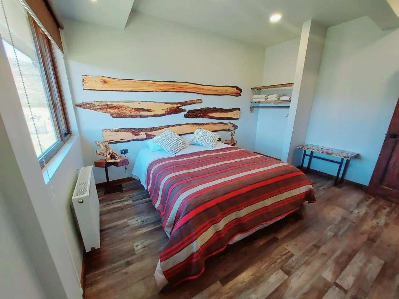 Photo of the whole room, Bed in Morrena Lodge