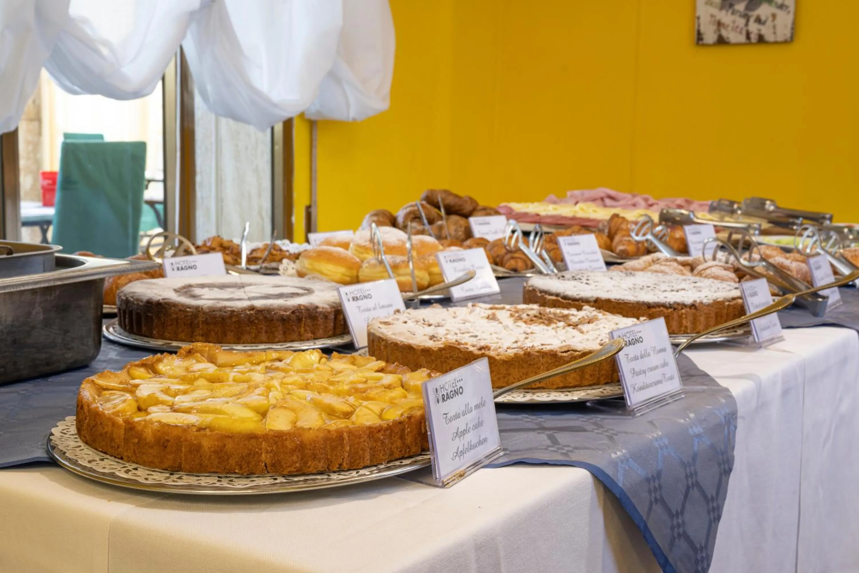 Food and drinks in Hotel Ragno