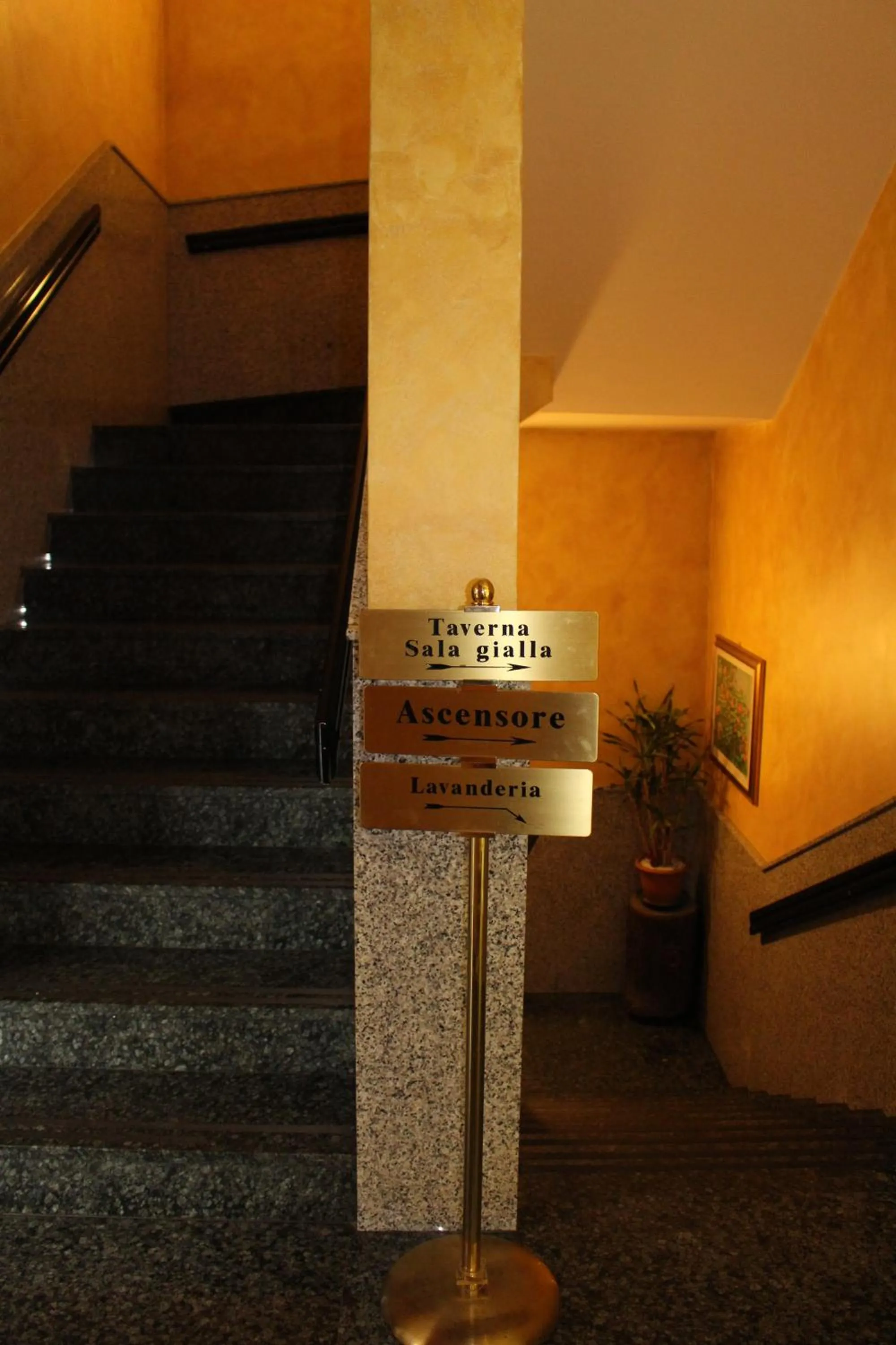 Restaurant/places to eat in Da Mariuccia