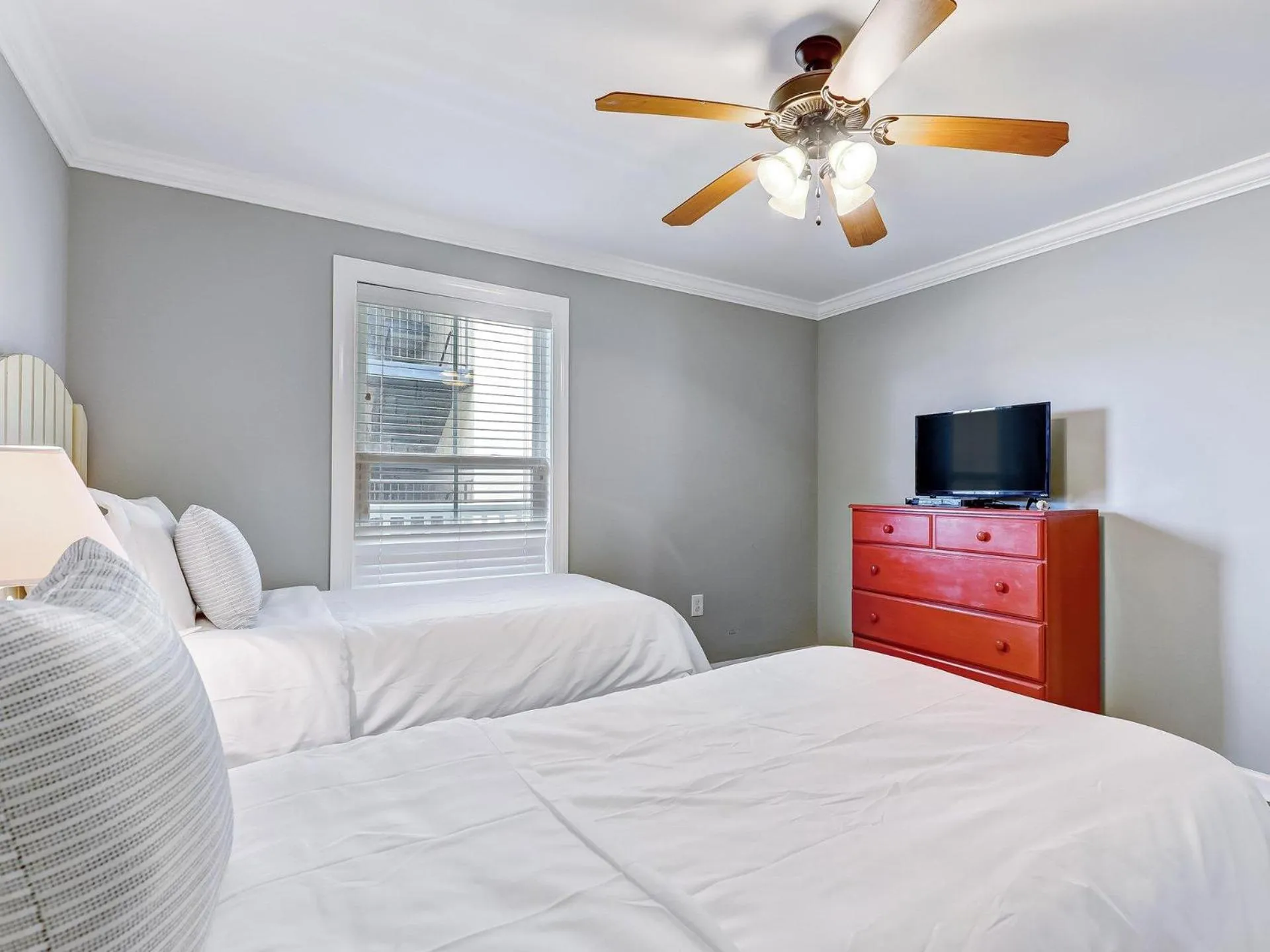 Bed in Pelican's Landing 103