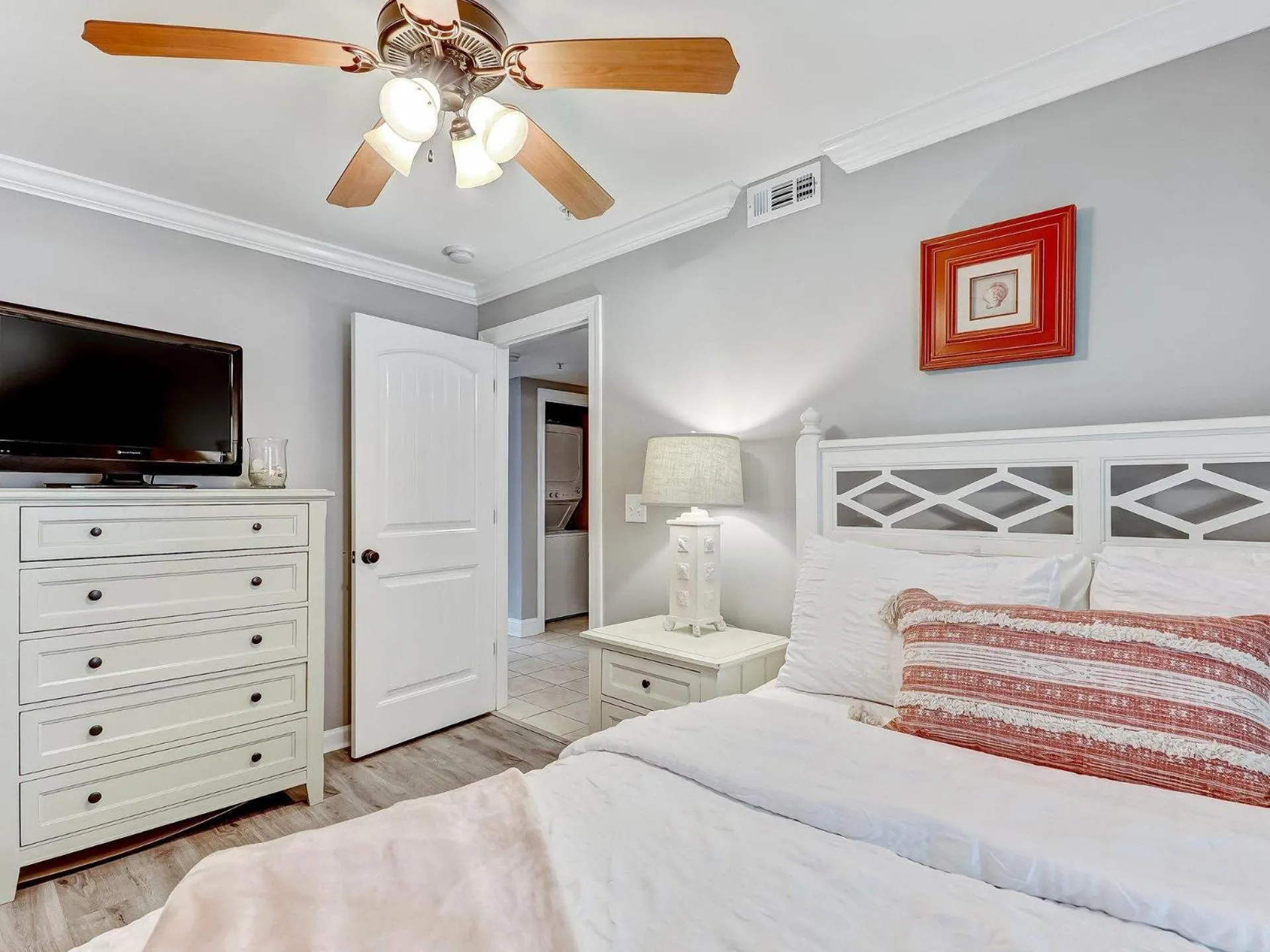 Bed in Pelican's Landing 103