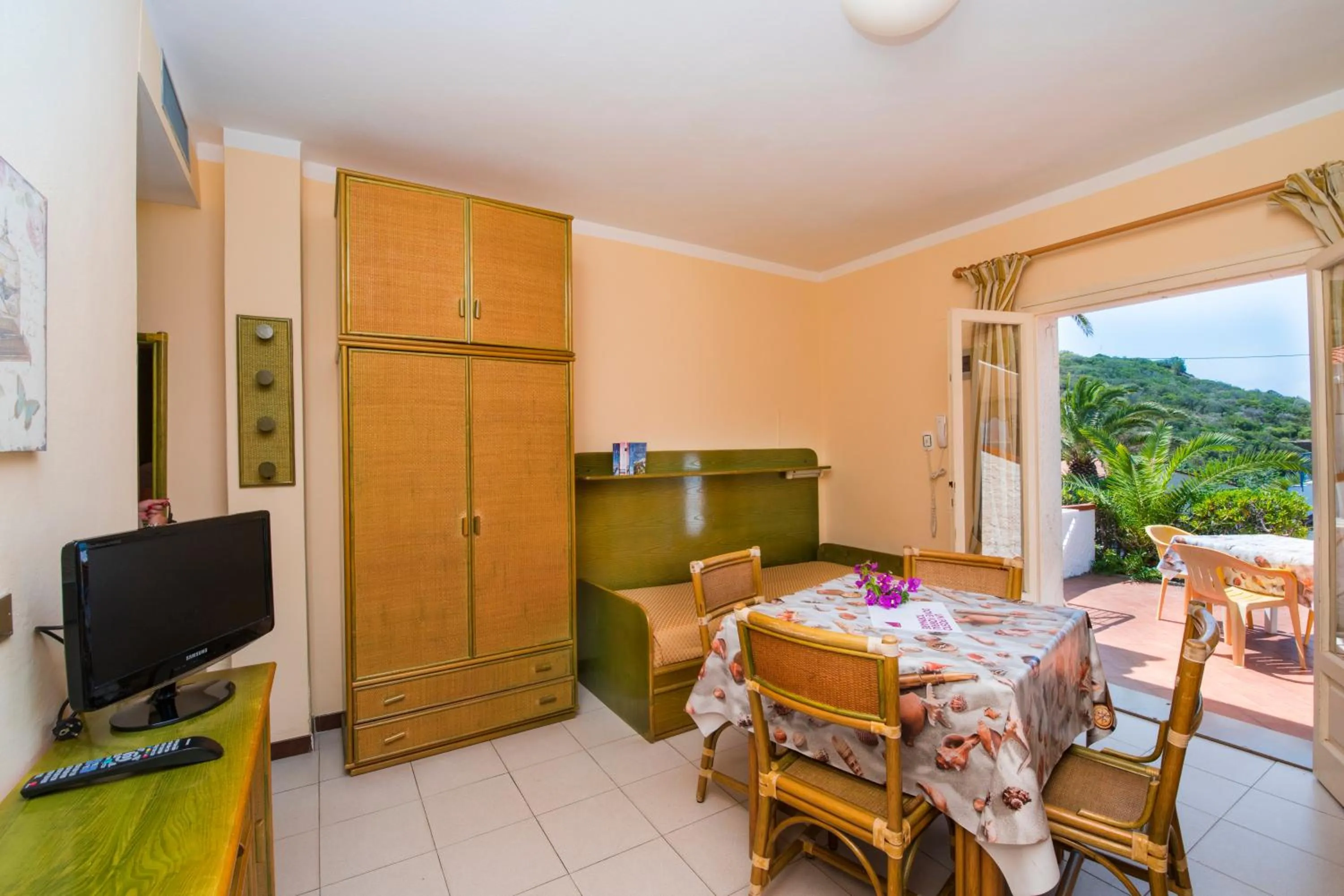 TV and multimedia in Residential Hotel Villaggio Innamorata