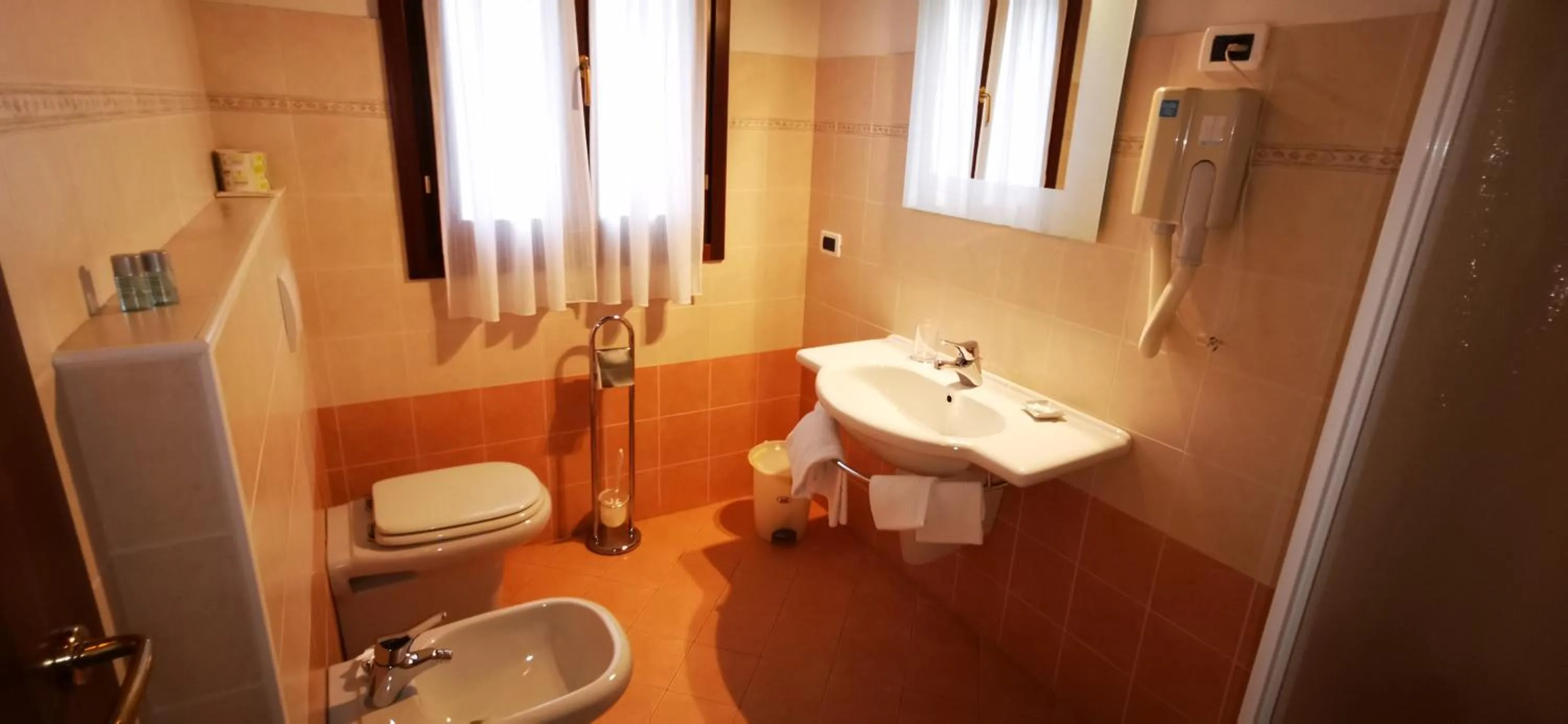 Bathroom in Agriturismo-R&B Corte dei Gioghi