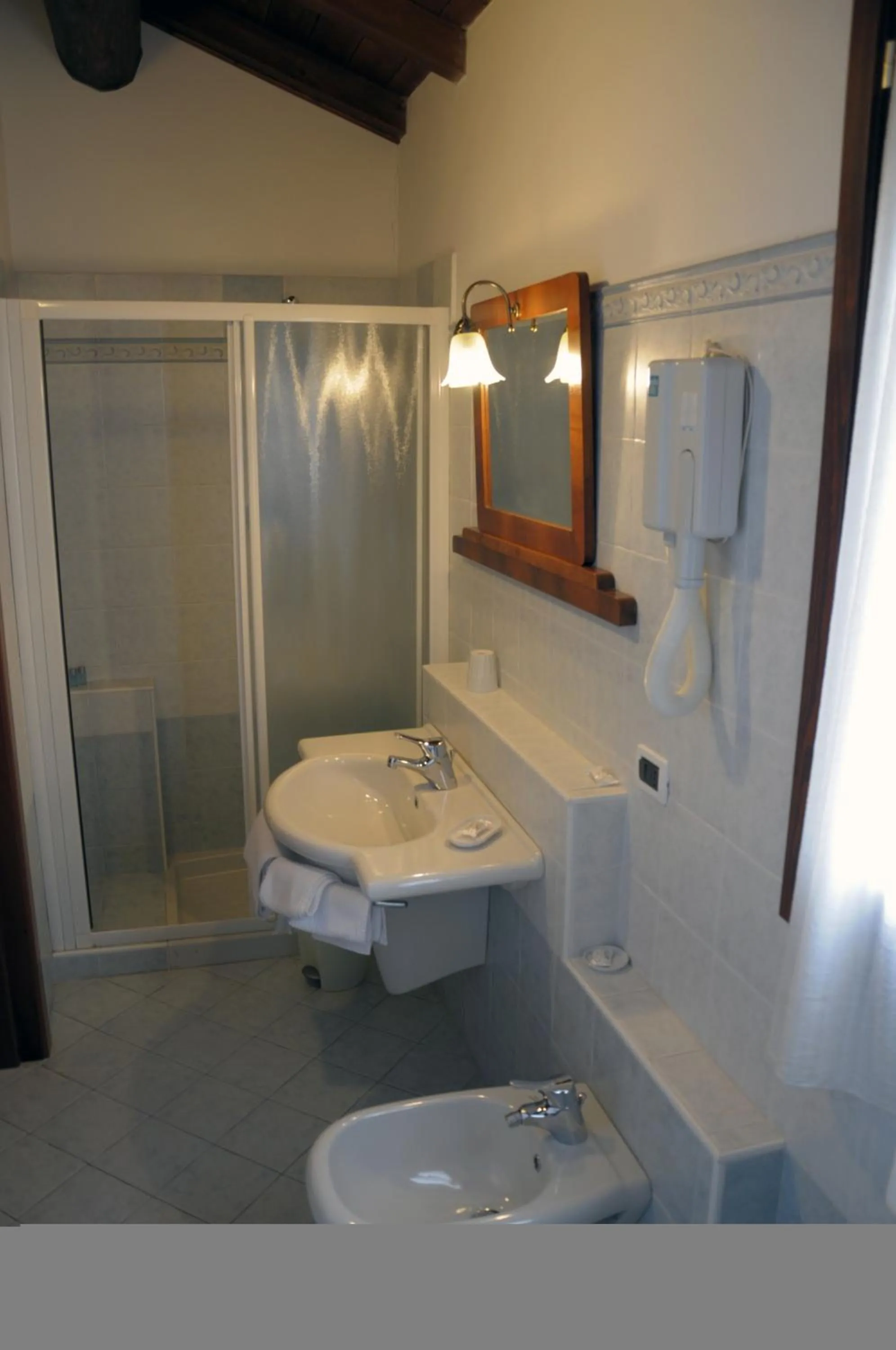 Shower in Agriturismo-R&B Corte dei Gioghi