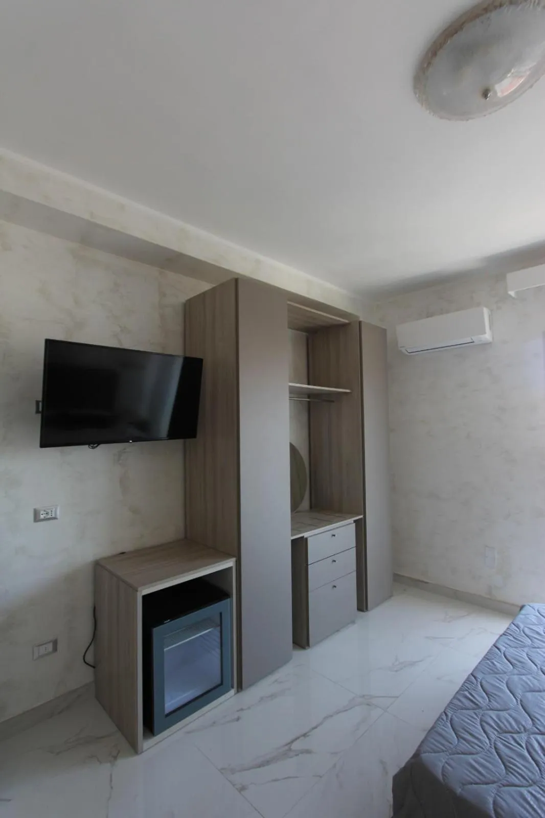 TV and multimedia, Bed in Hotel Presidente