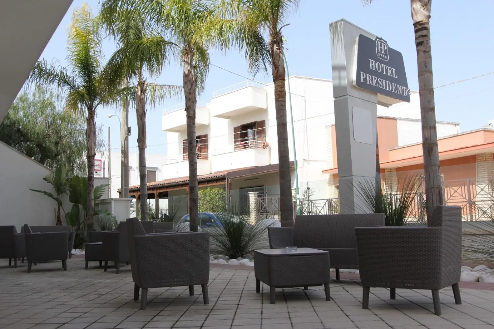 Property logo or sign in Hotel Presidente