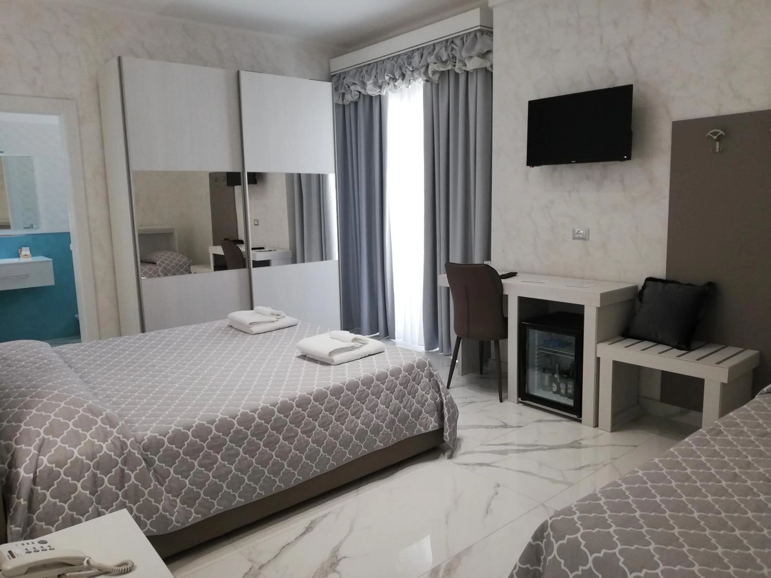 Bedroom, Bed in Hotel Presidente