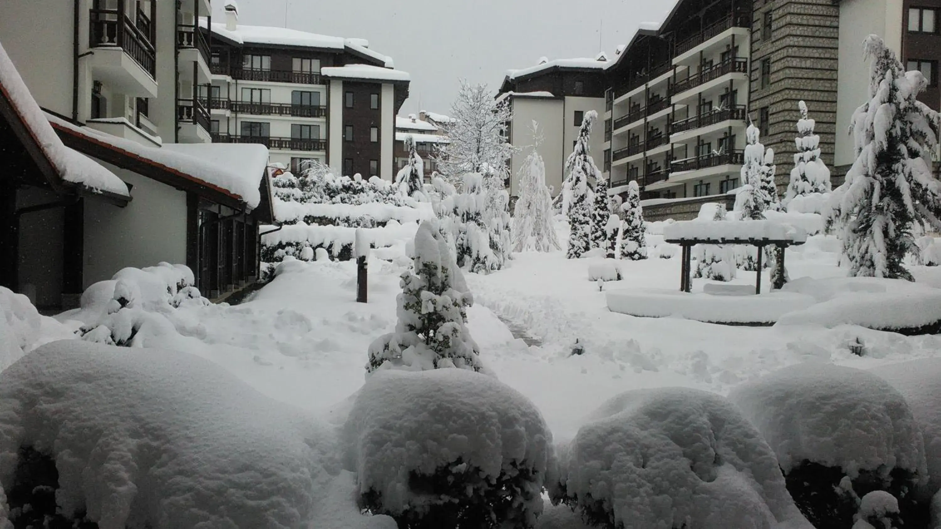 Facade/entrance in Winslow Infinity Aparthotel Facade/entrance in Winslow Infinity Aparthotel