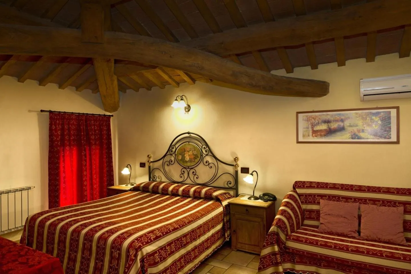 Photo of the whole room in Hotel Antico Casale