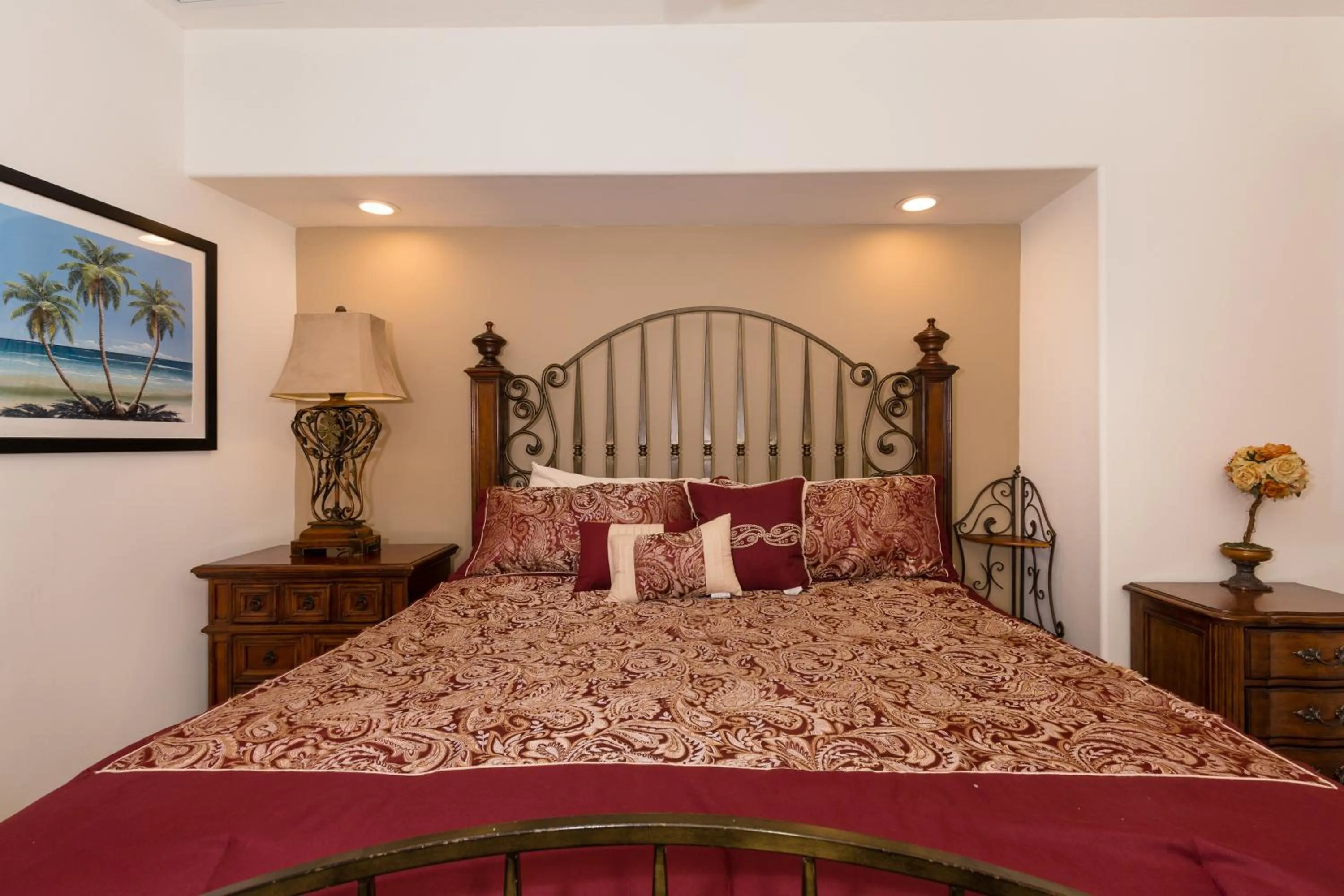 Bed in Bella Sirena 601-B -Stylish Condo in Oceanfront Resort