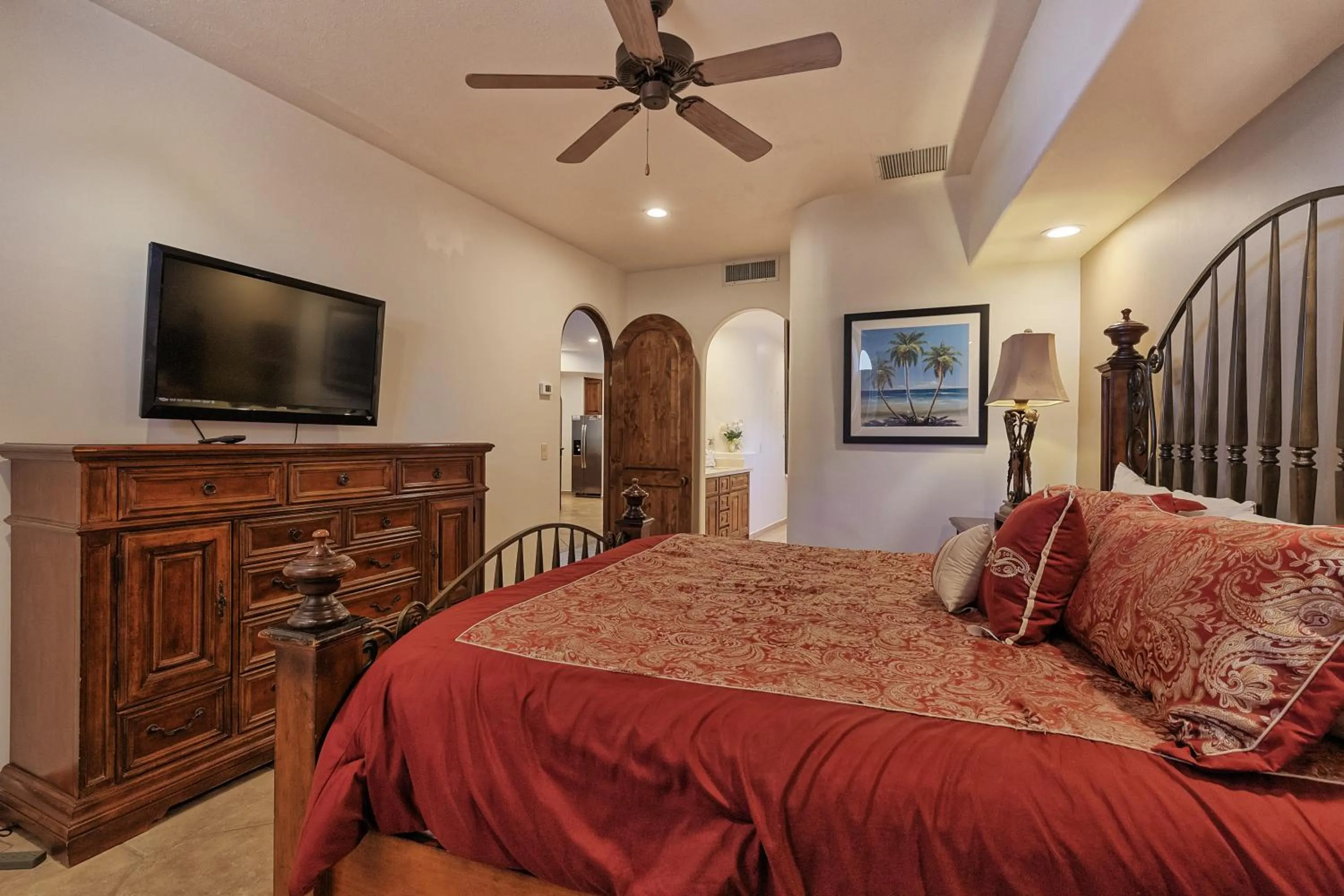 TV and multimedia, Bed in Bella Sirena 601-B -Stylish Condo in Oceanfront Resort