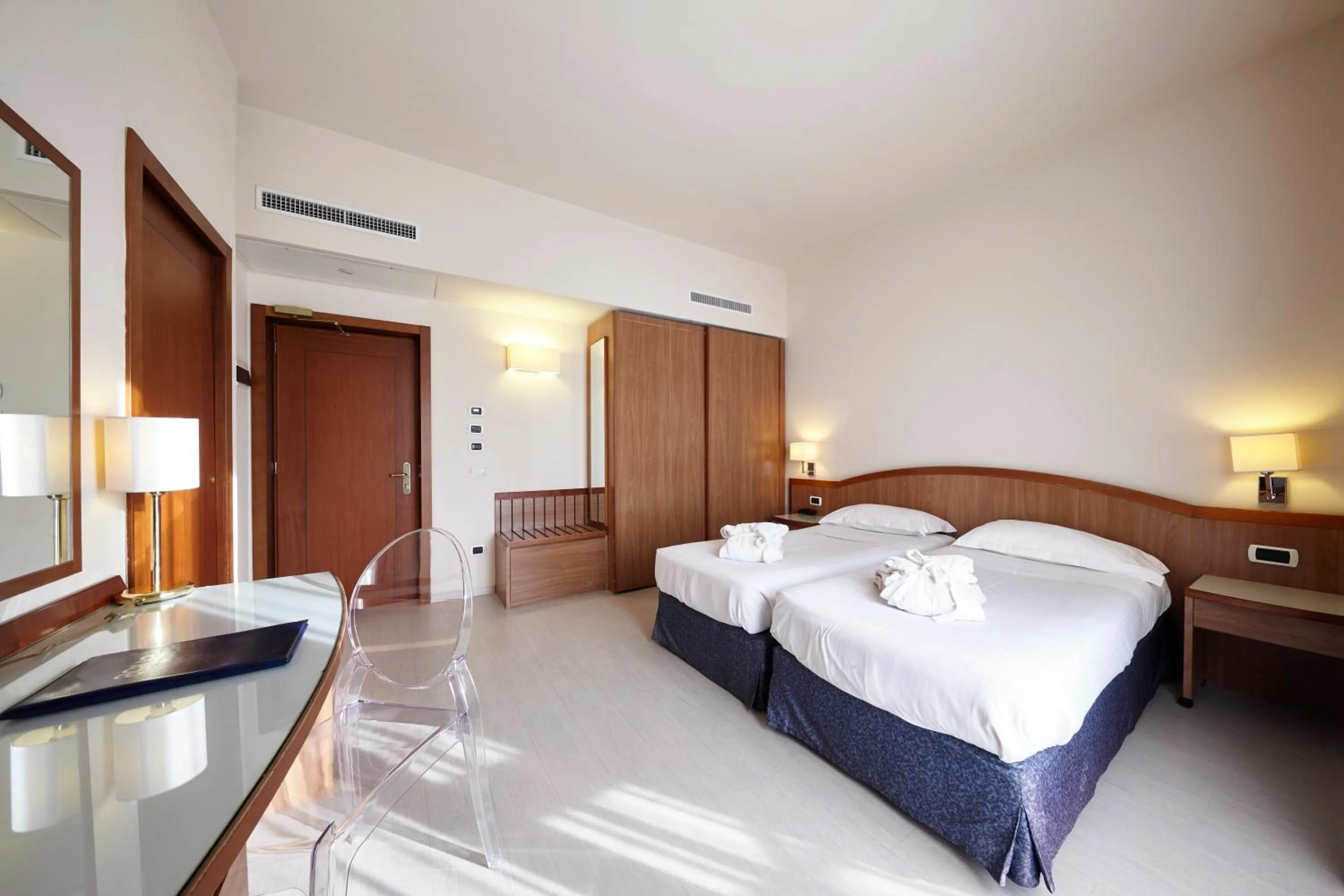 Photo of the whole room, Bed in Hotel Aqua