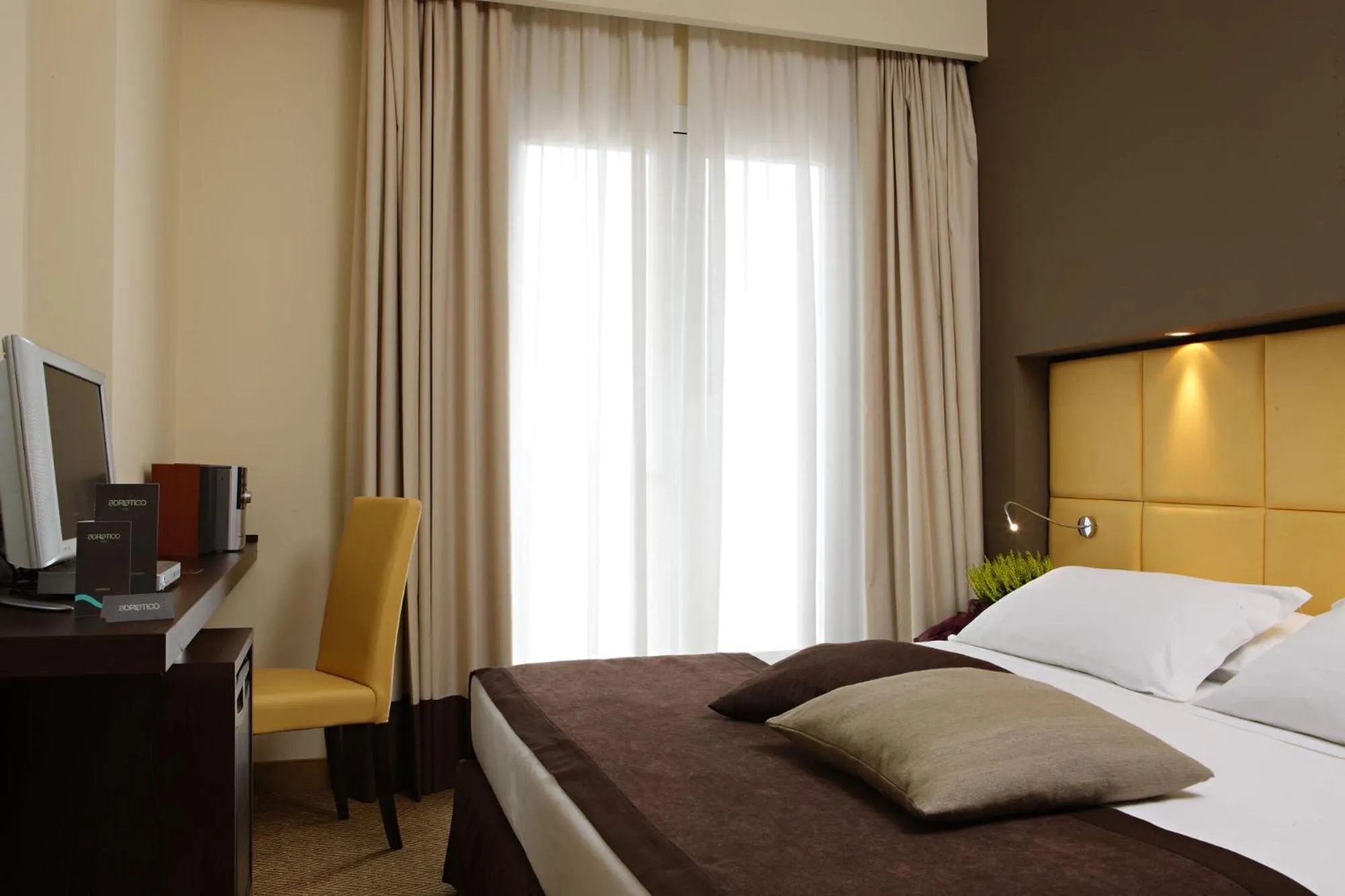 Photo of the whole room, Bed in Hotel Aqua