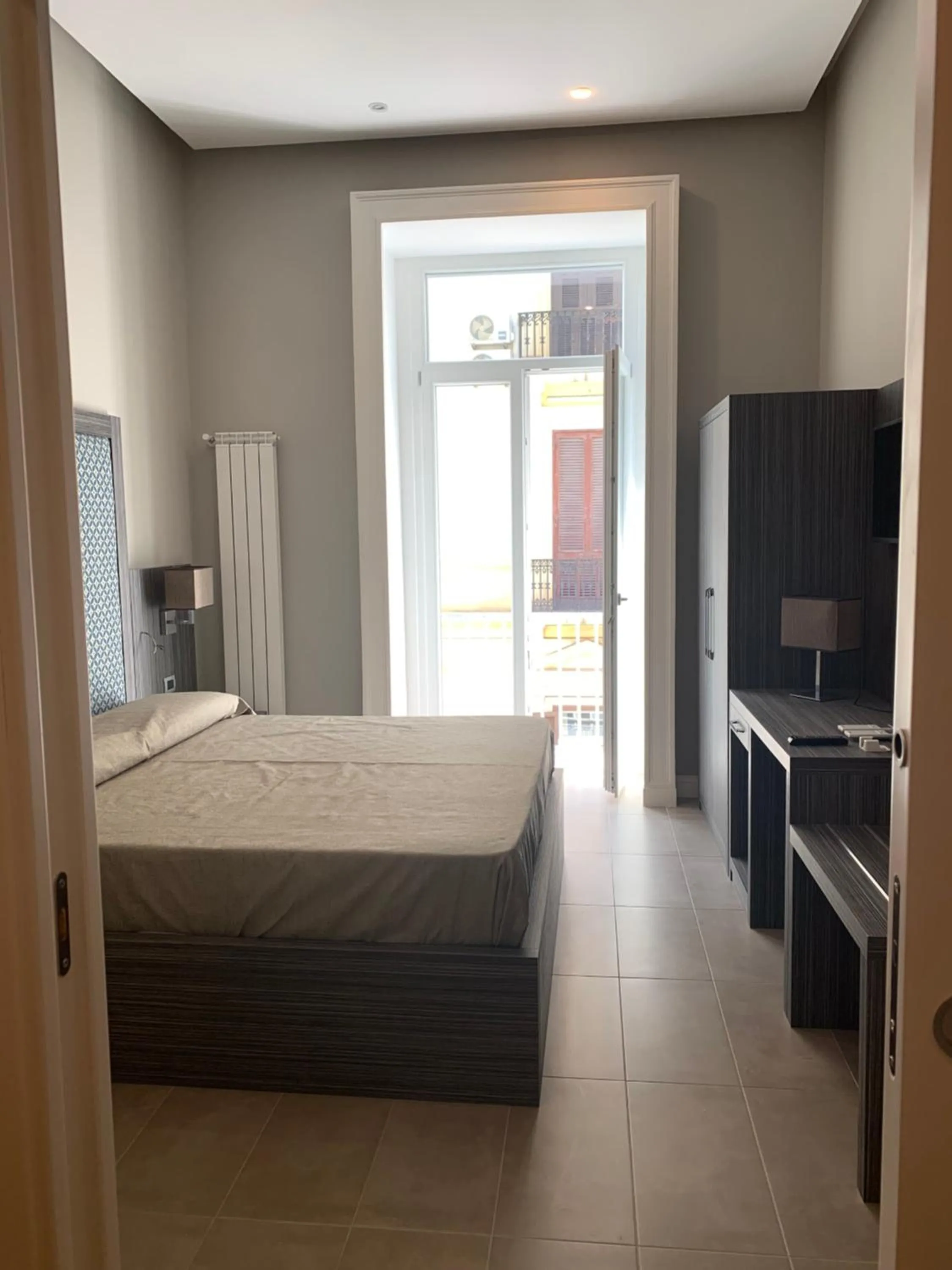 Bed in Hotel Ausonia