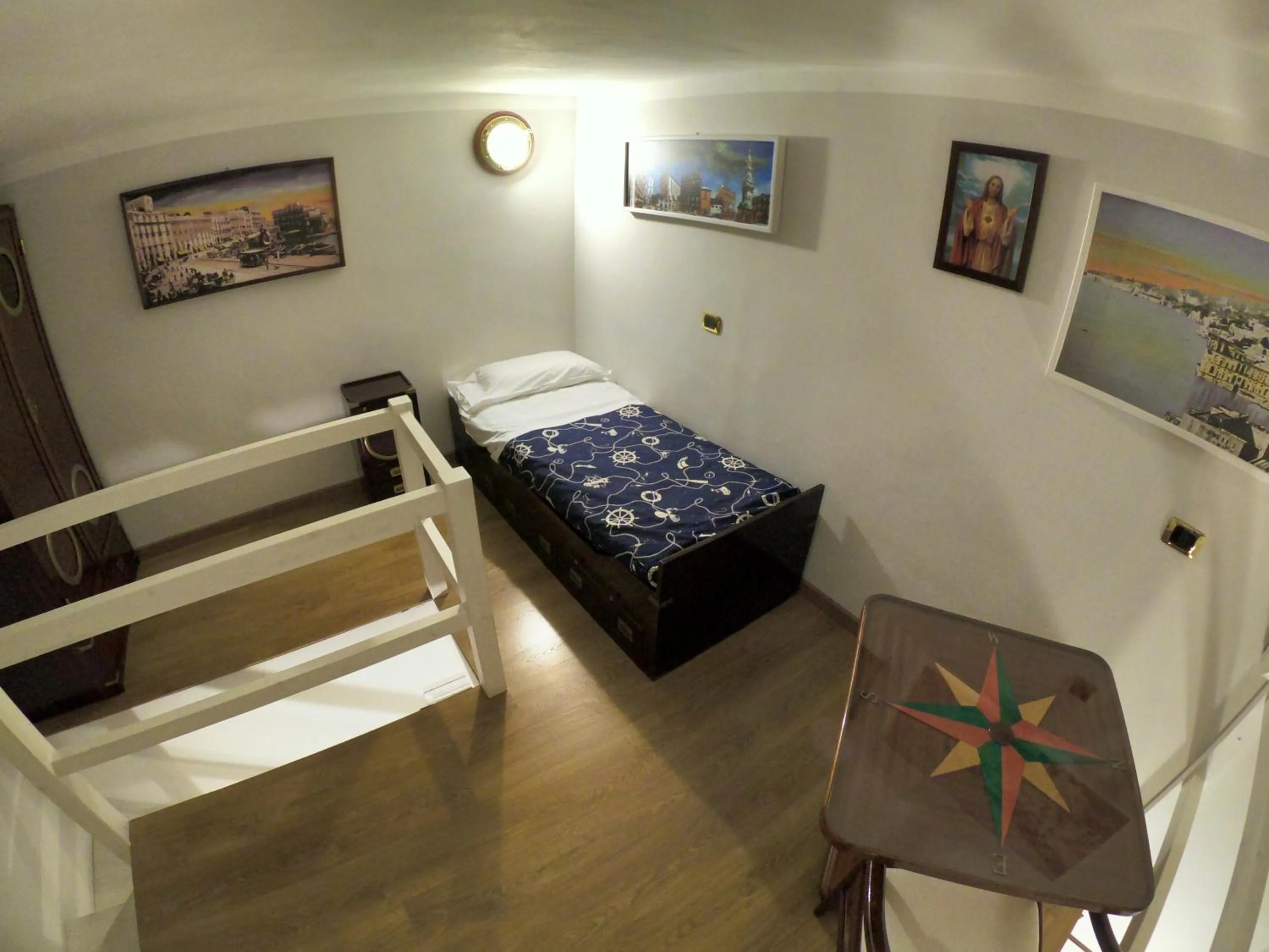 Bed in Hotel Ausonia