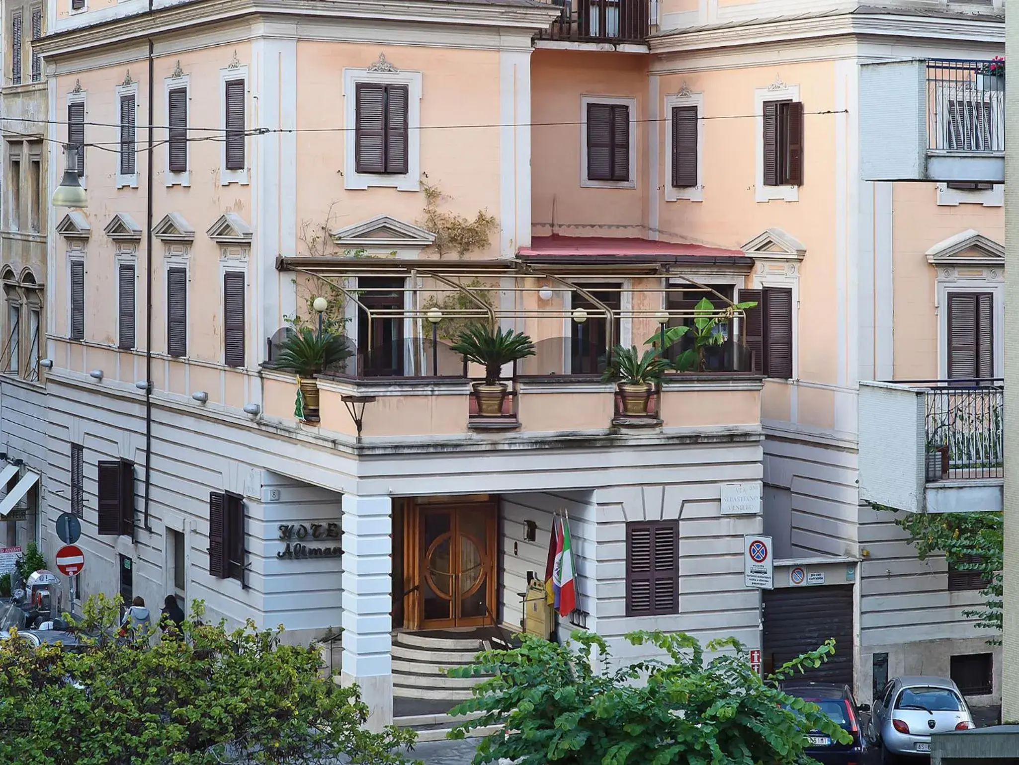 Facade/entrance in Hotel Museum Facade/entrance in Hotel Museum