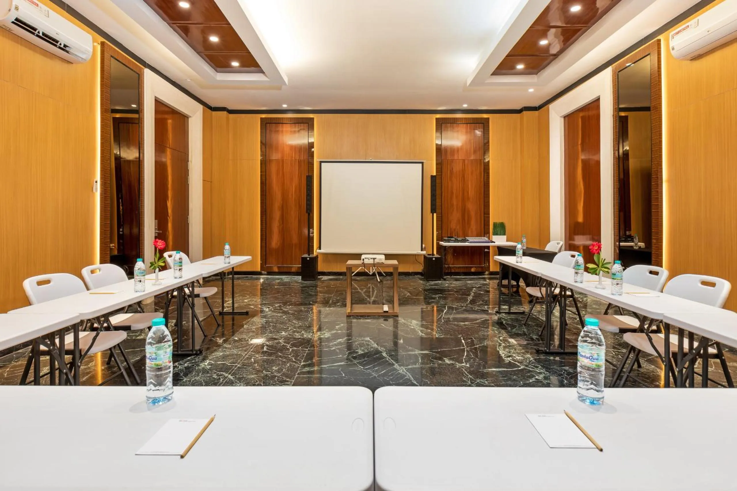 Meeting/conference room in Boss Legian Hotel Powered by Archipelago
