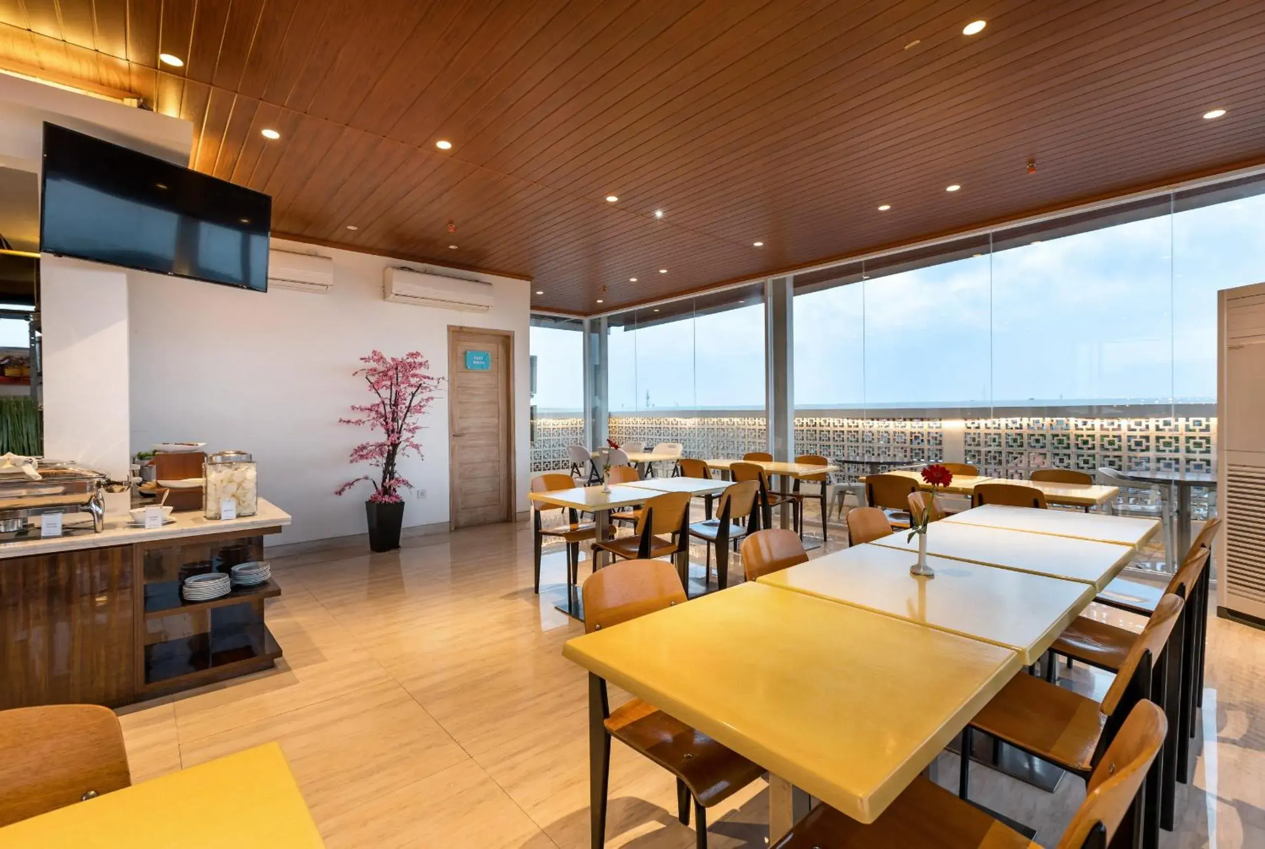 Restaurant/places to eat in Boss Legian Hotel Powered by Archipelago Restaurant/places to eat in Boss Legian Hotel Powered by Archipelago