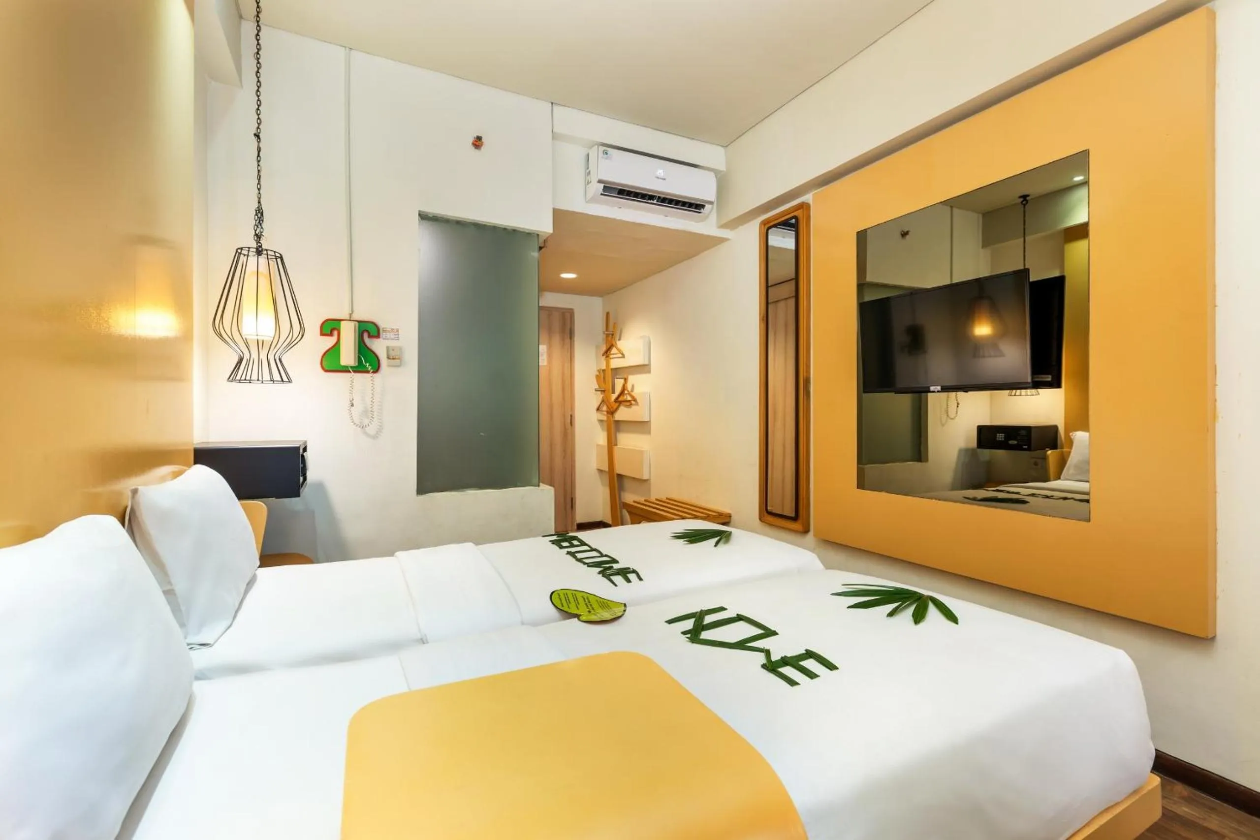 Bedroom, Bed in Boss Legian Hotel Powered by Archipelago