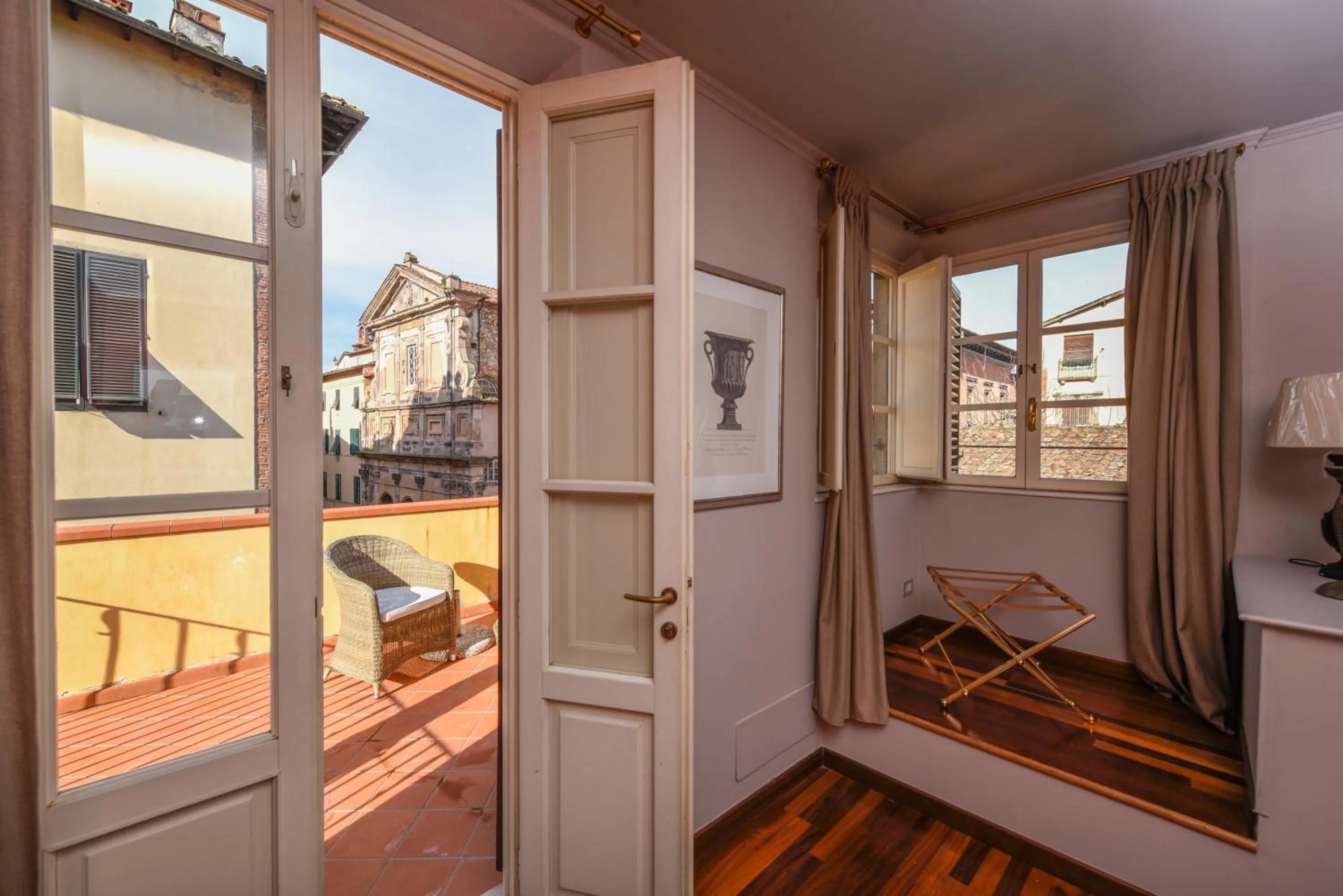 Balcony/Terrace in The Tuscanian Hotel