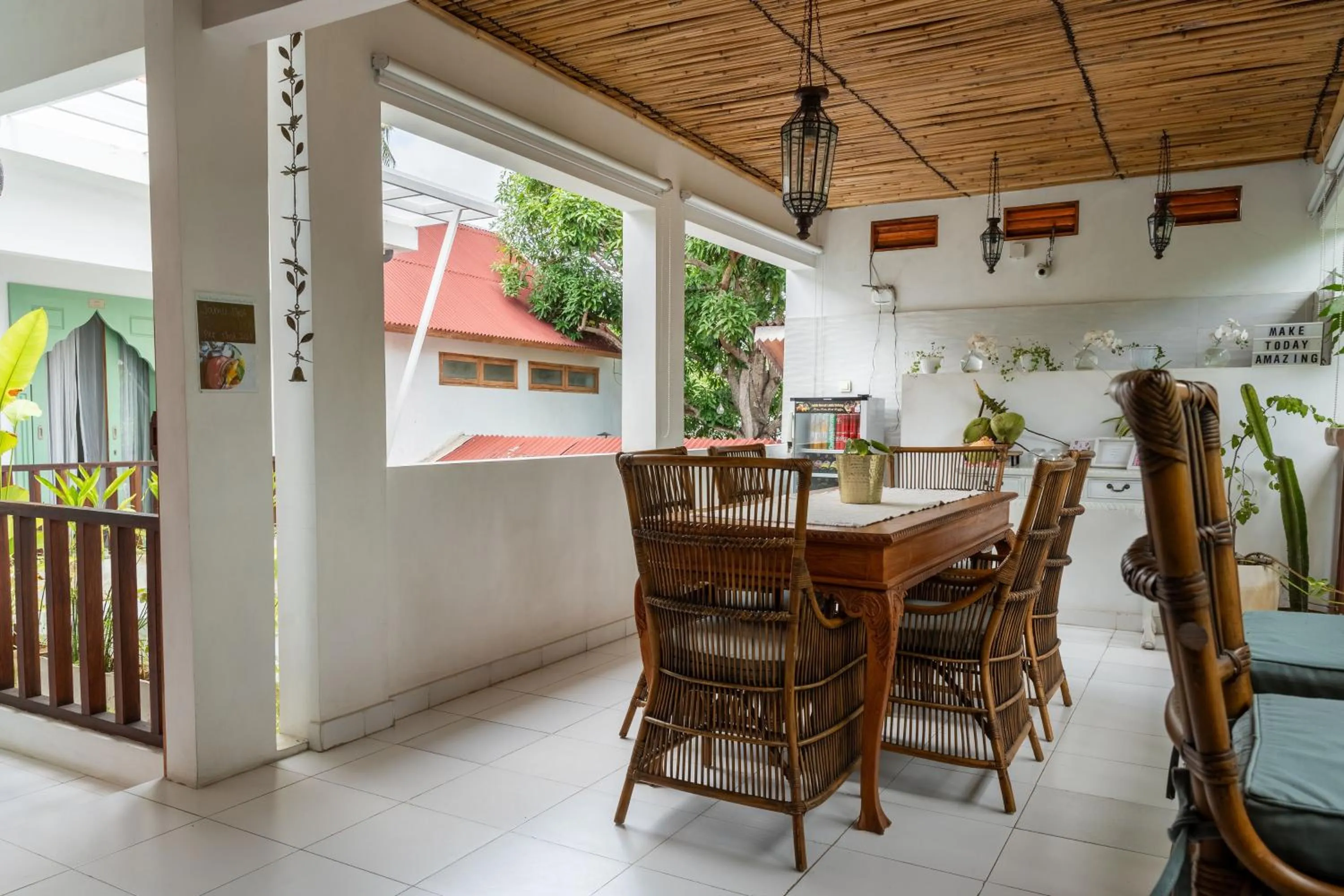 Restaurant/places to eat in Naia Lombok