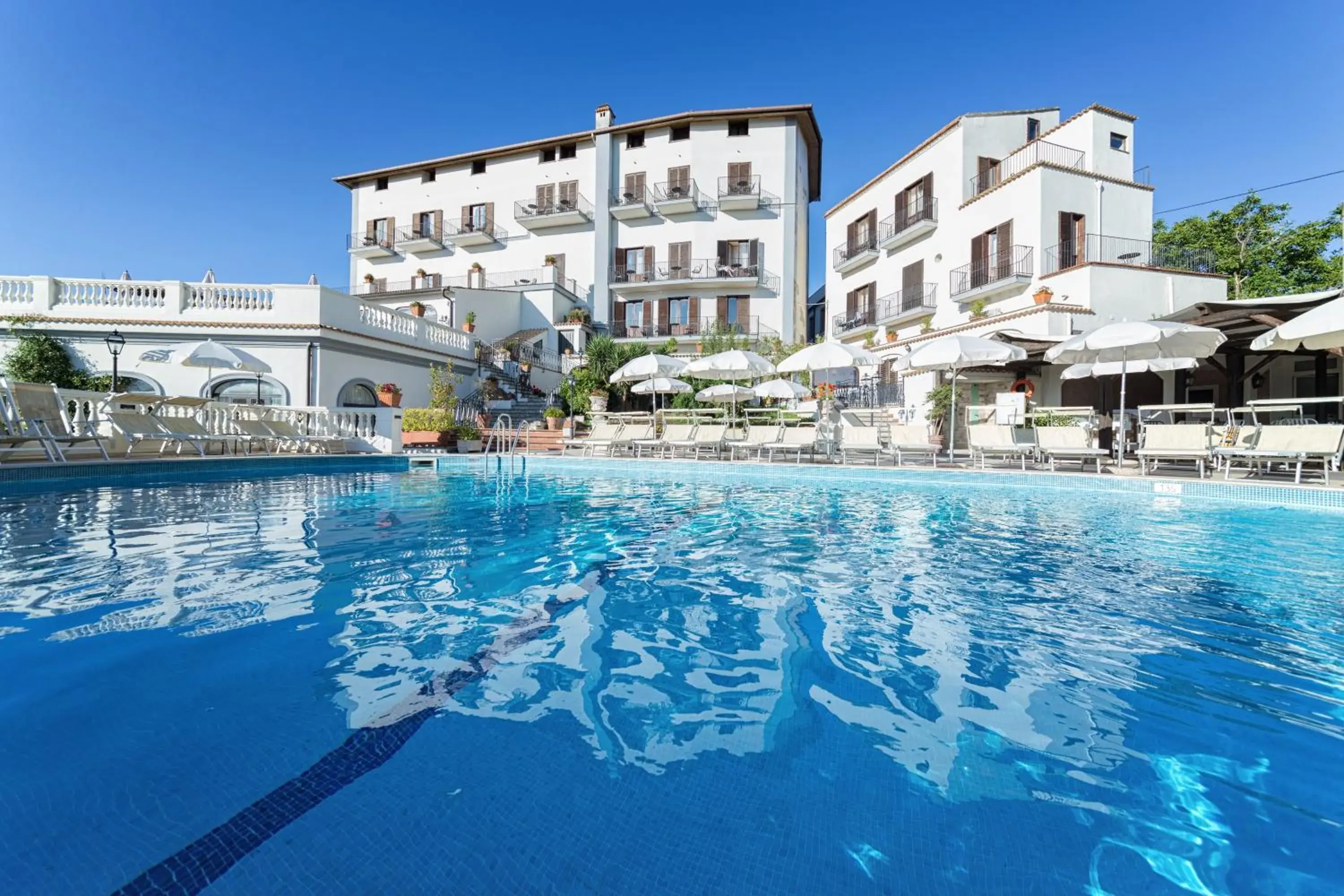 Swimming pool in Hotel Iaccarino Swimming pool in Hotel Iaccarino