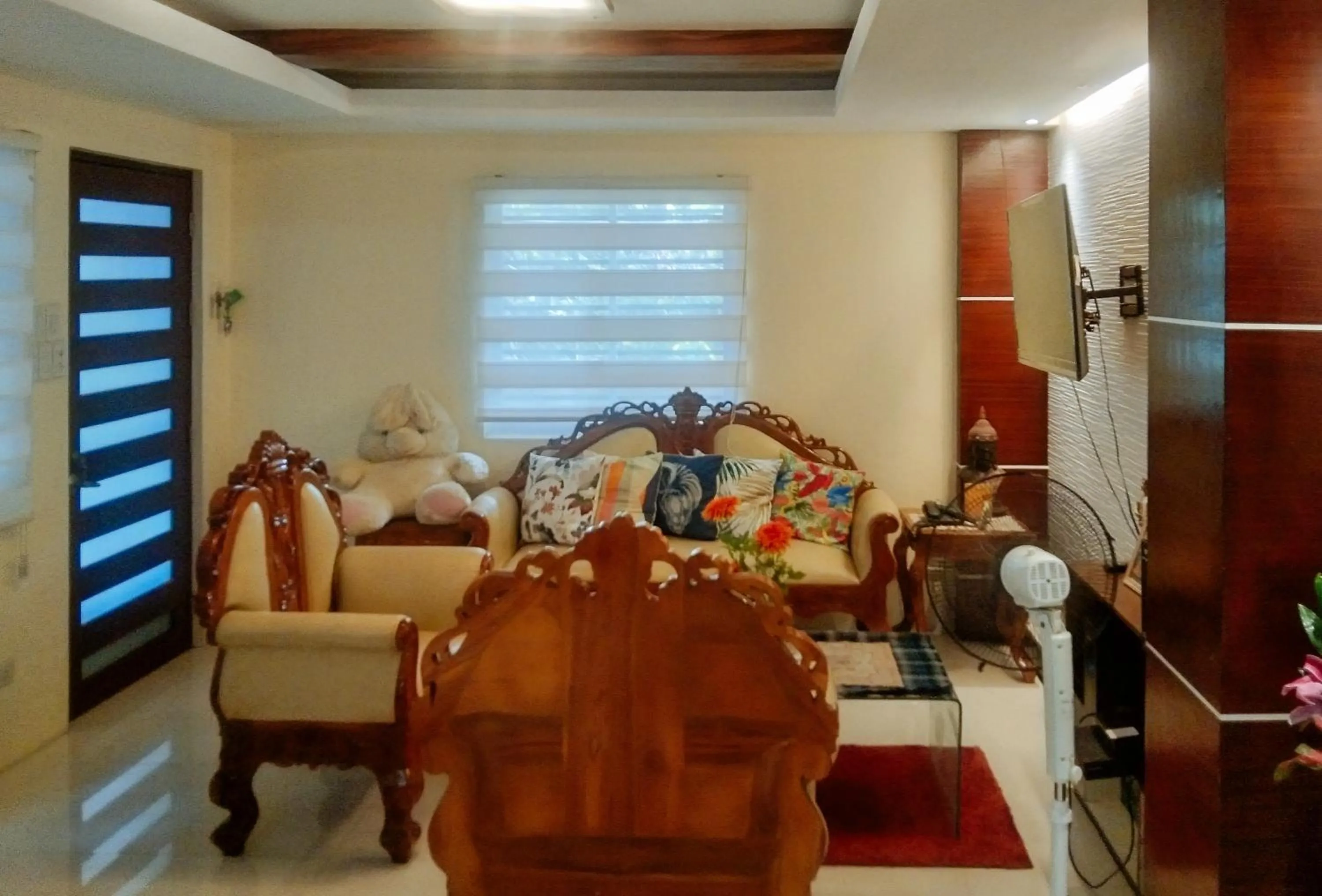 Lobby or reception in Skyleigh Apartelle by RedDoorz