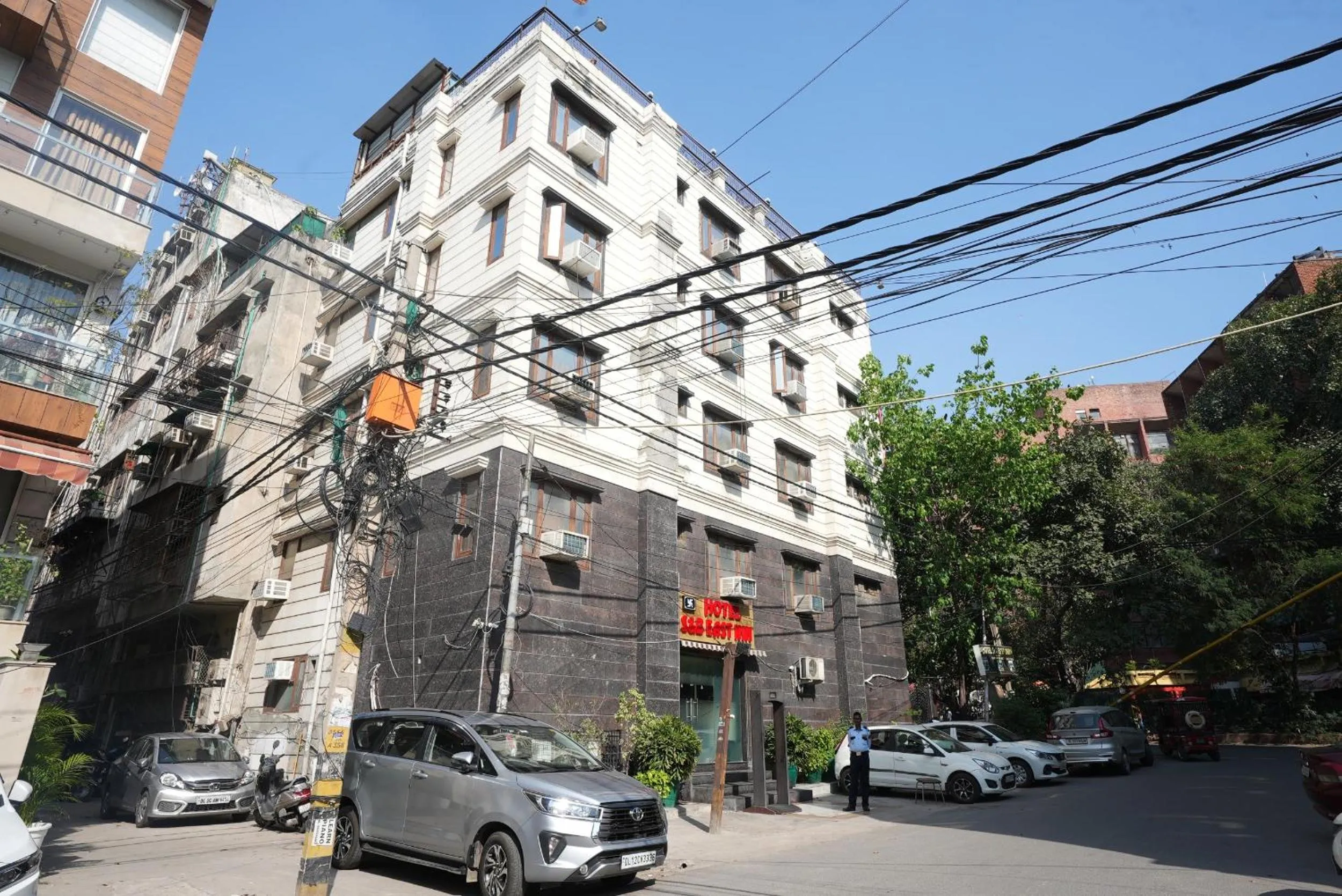 Hotel S & B East Inn - Patel Nagar