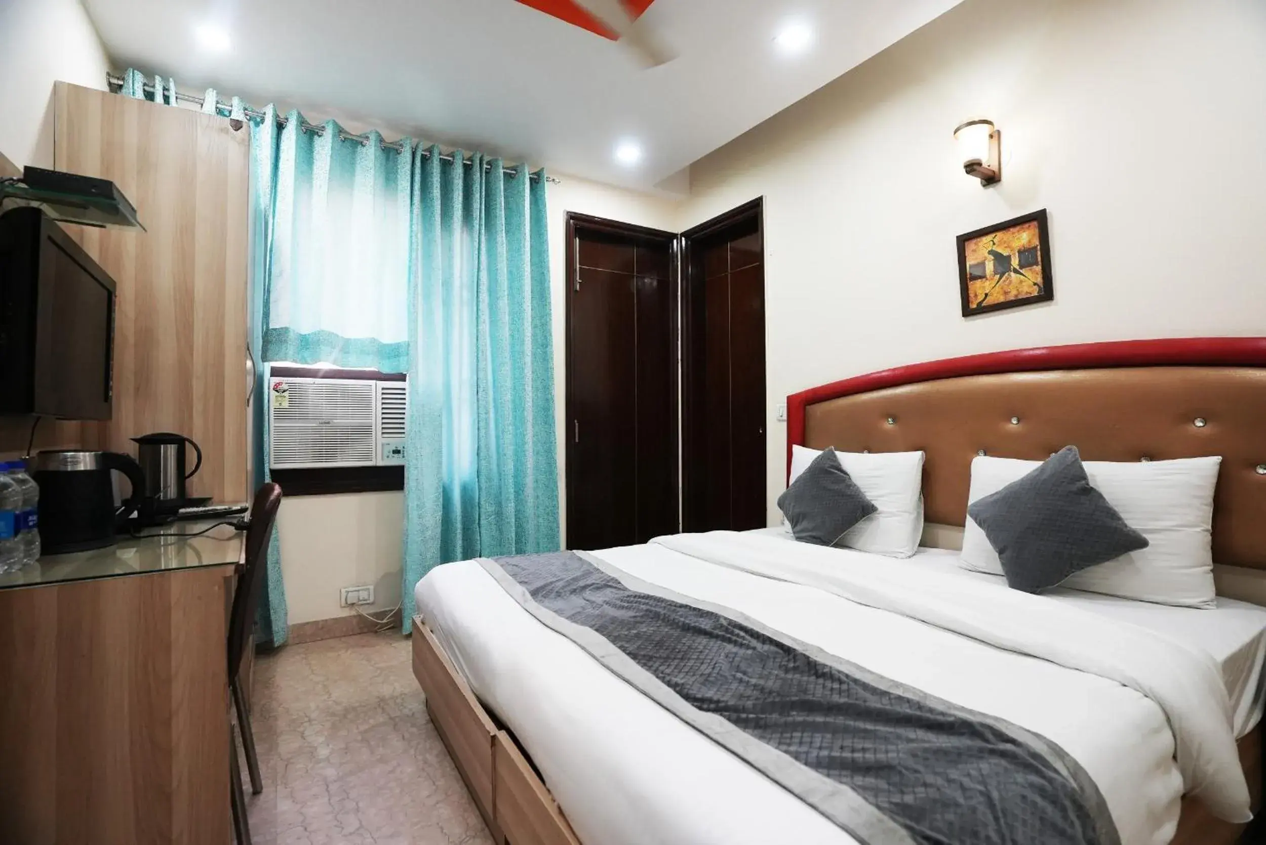 Deluxe Double Room with Balcony in Hotel S & B East Inn - Patel Nagar Deluxe Double Room with Balcony in Hotel S & B East Inn - Patel Nagar