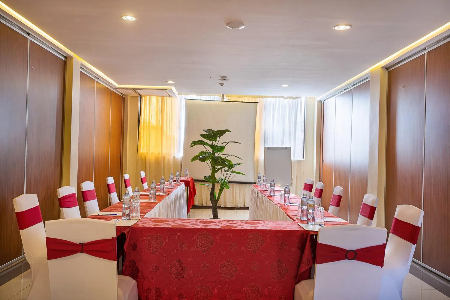 Meeting/conference room in HOTEL CENTRAL PARK & CONFERENCE CENTRE