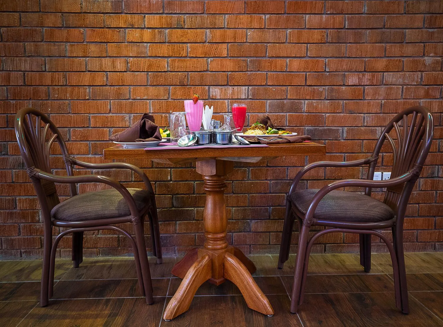 Food and drinks in HOTEL CENTRAL PARK & CONFERENCE CENTRE