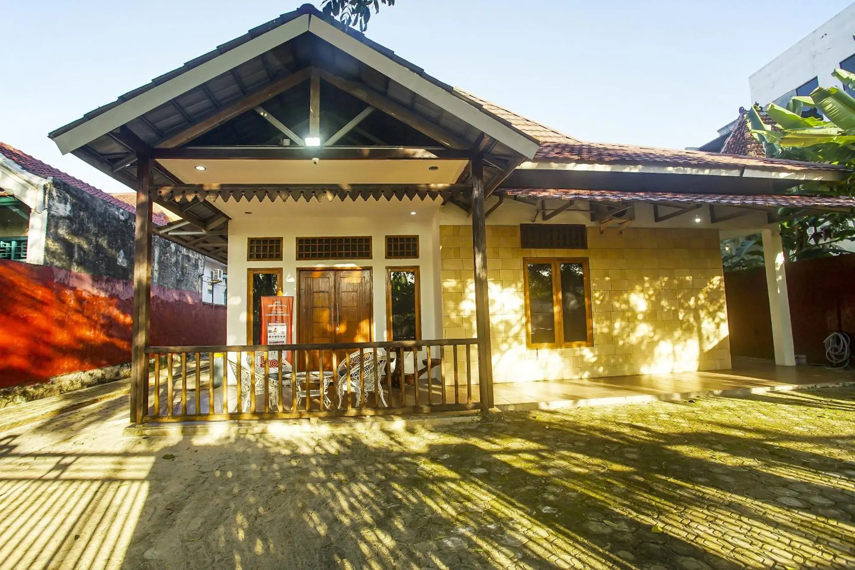 Facade/entrance in Hotel O Homestay Syariah Facade/entrance in Hotel O Homestay Syariah