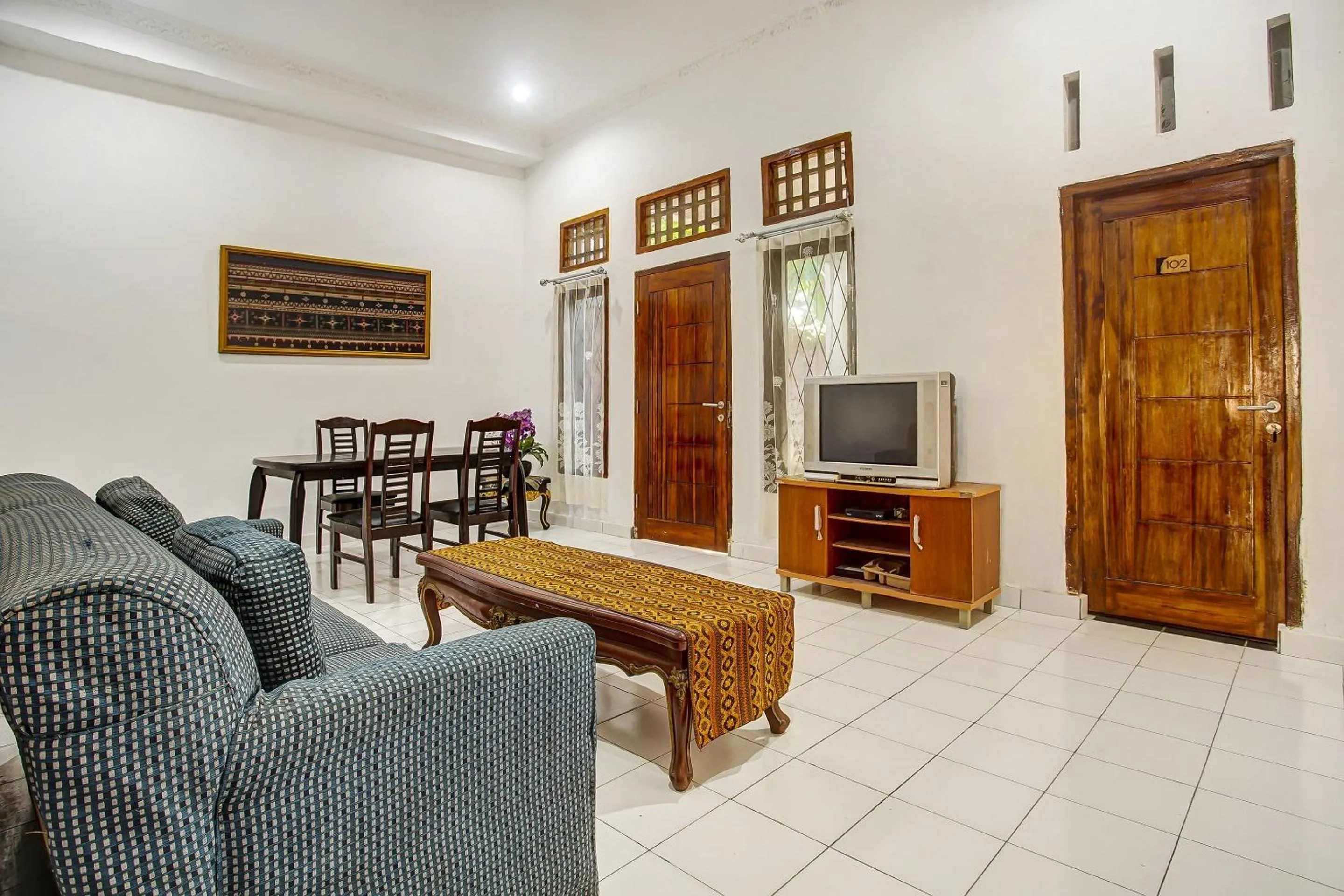 Lobby or reception in Hotel O Homestay Syariah