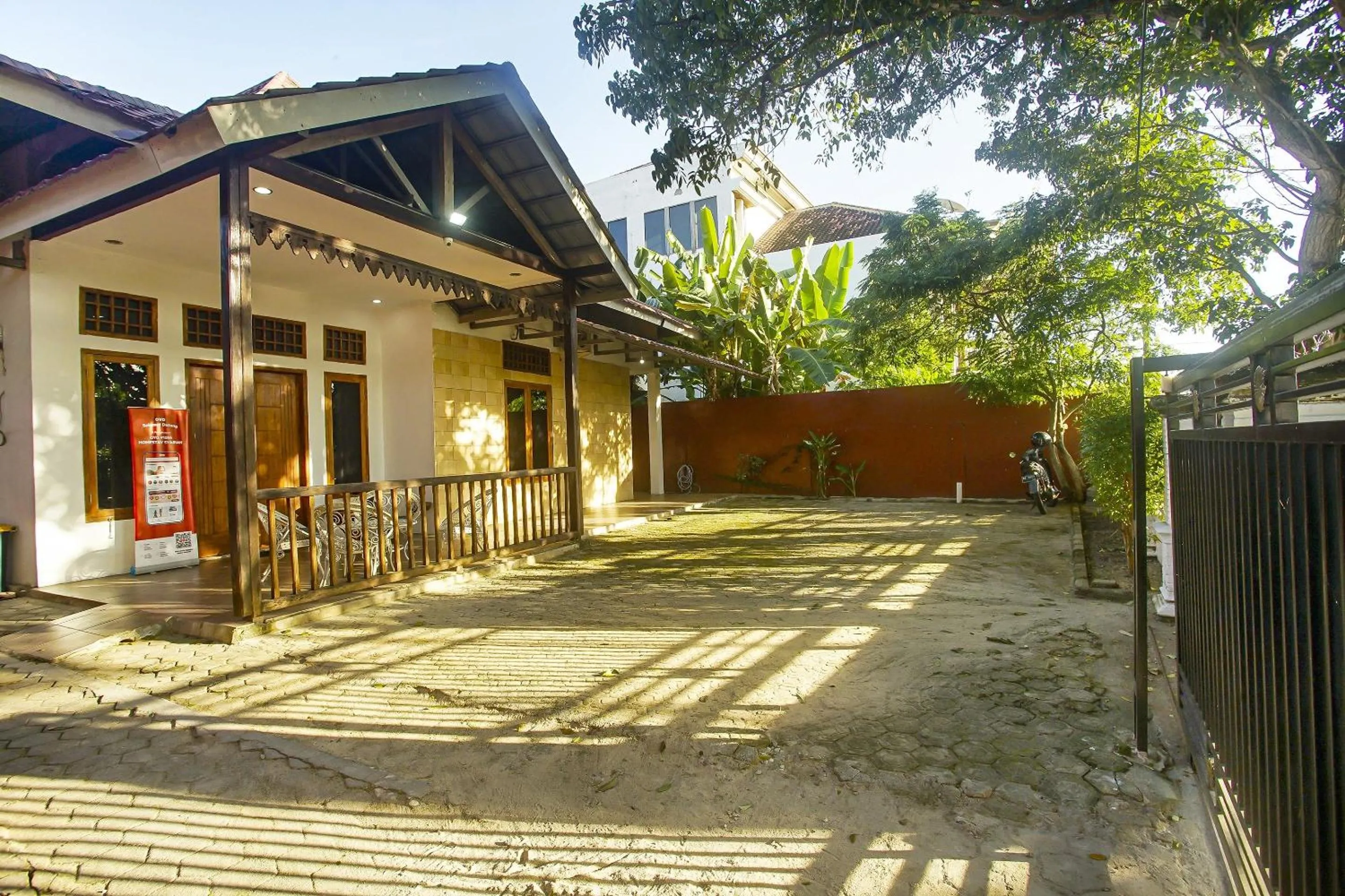 Facade/entrance in Hotel O Homestay Syariah