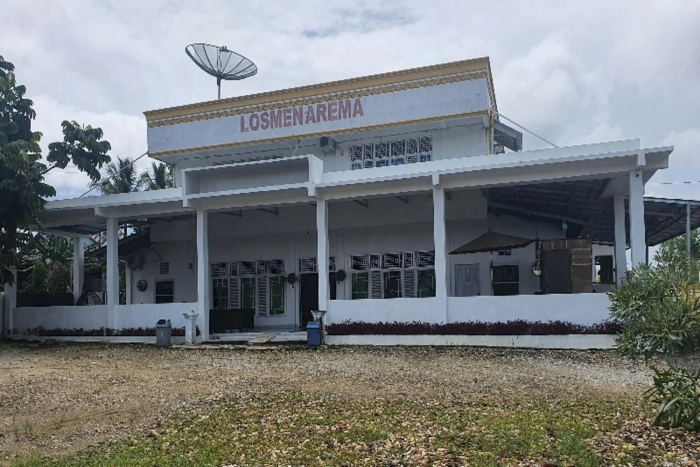 Facade/entrance in Hotel O Losmen Bunda Arema