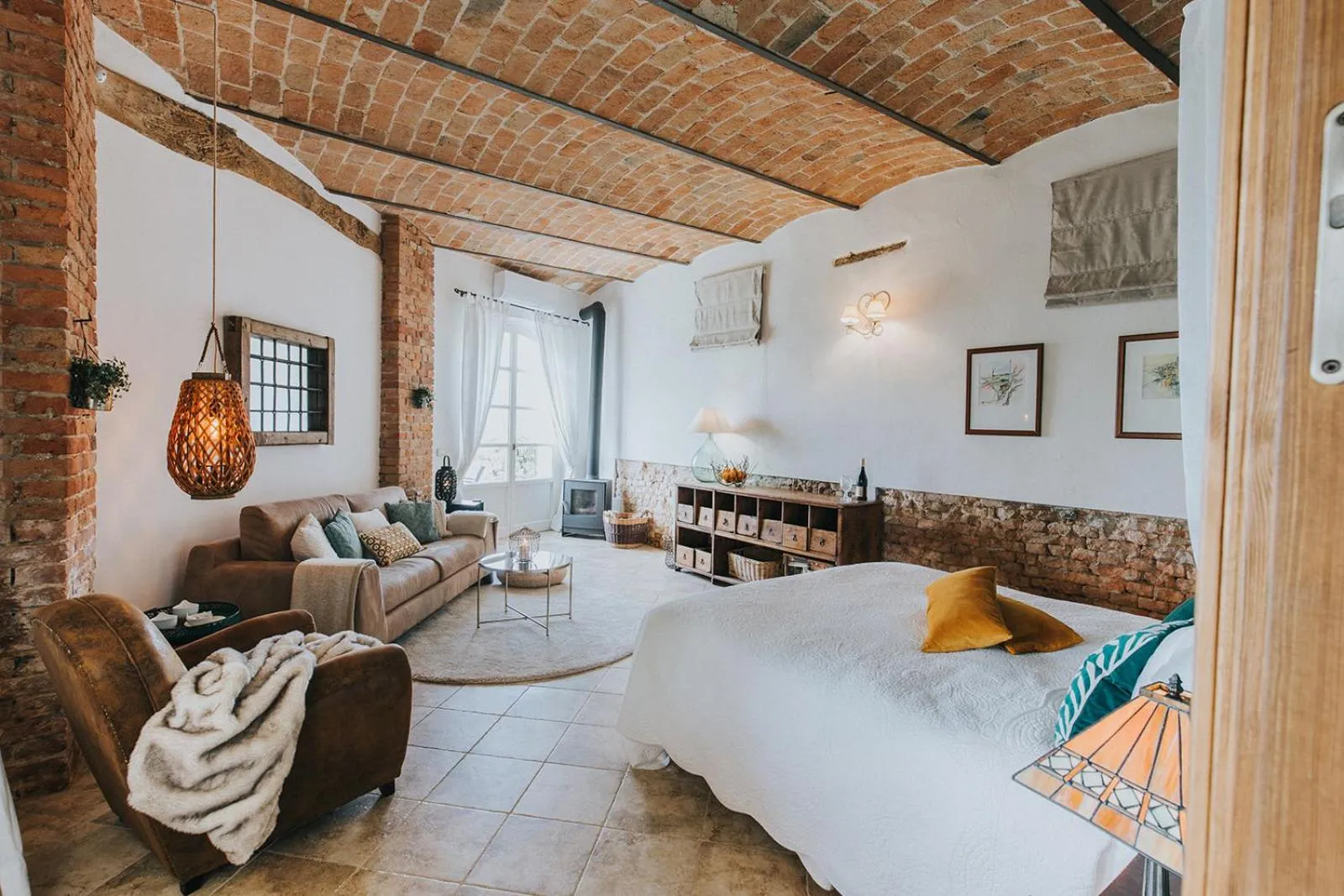 Bed in La Villa Hotel