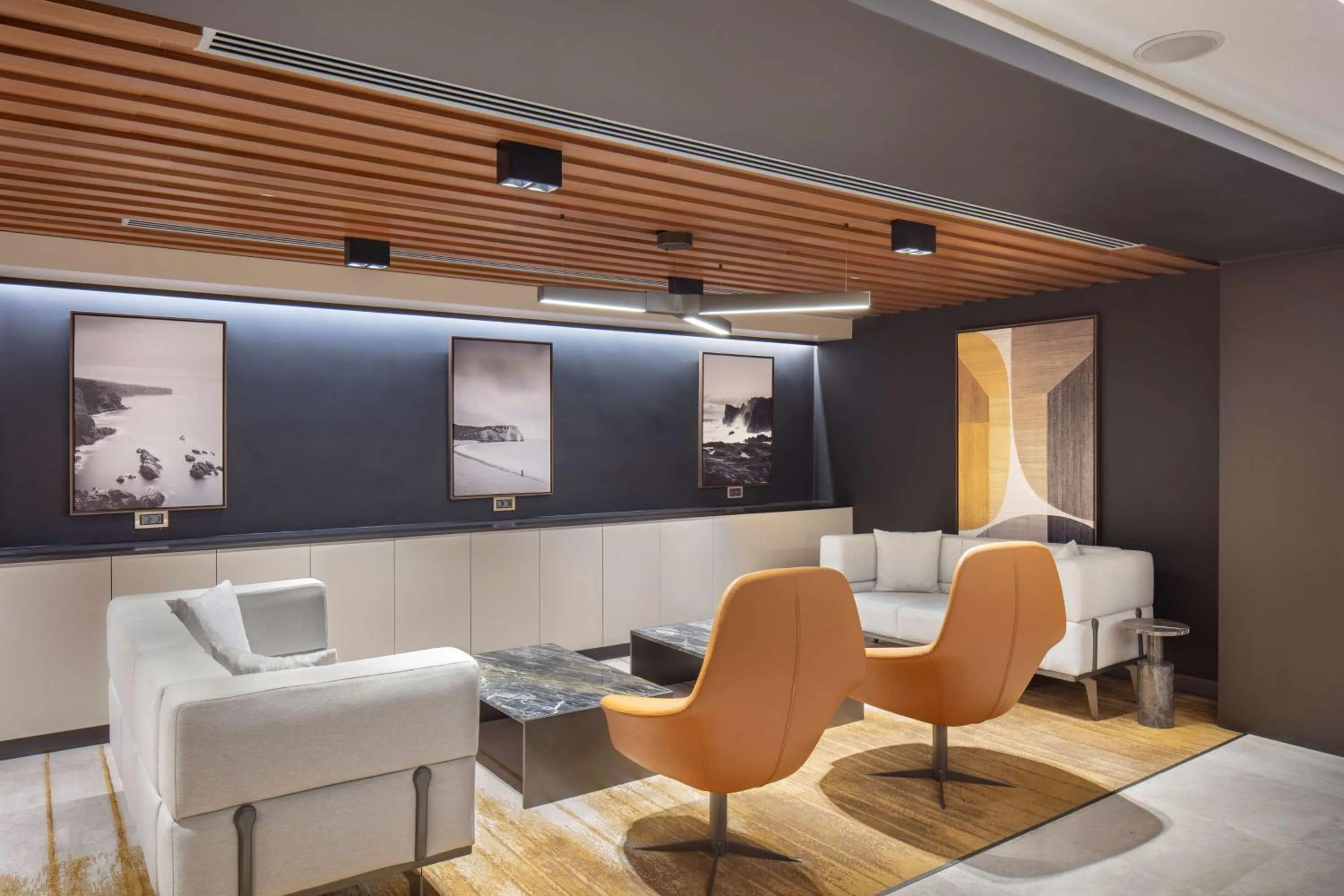 Lobby or reception in Doubletree By Hilton Canakkale