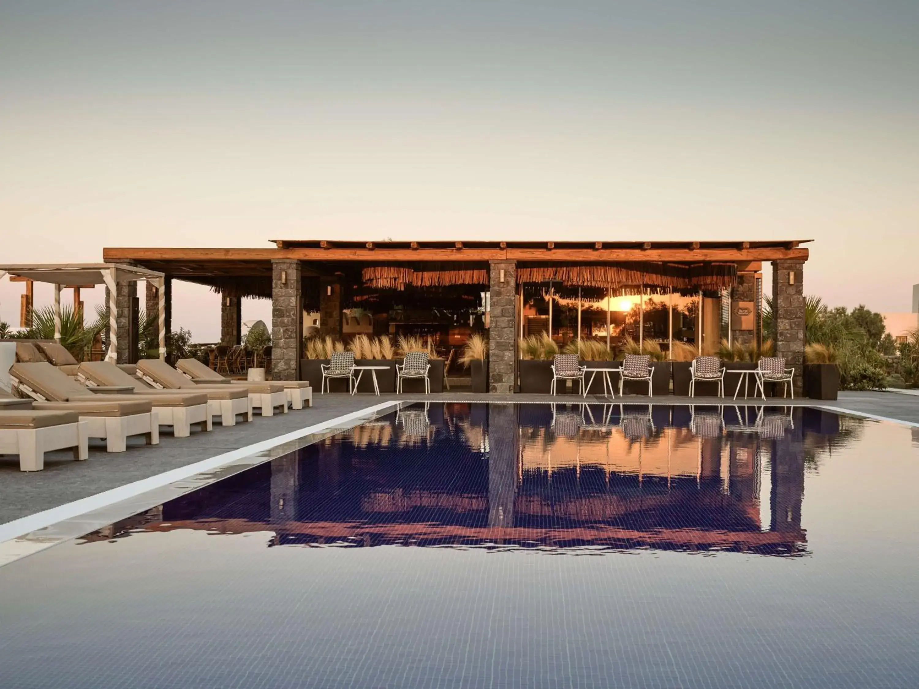 Restaurant/places to eat in Sea Breeze Santorini Beach Resort, Curio By Hilton Restaurant/places to eat in Sea Breeze Santorini Beach Resort, Curio By Hilton