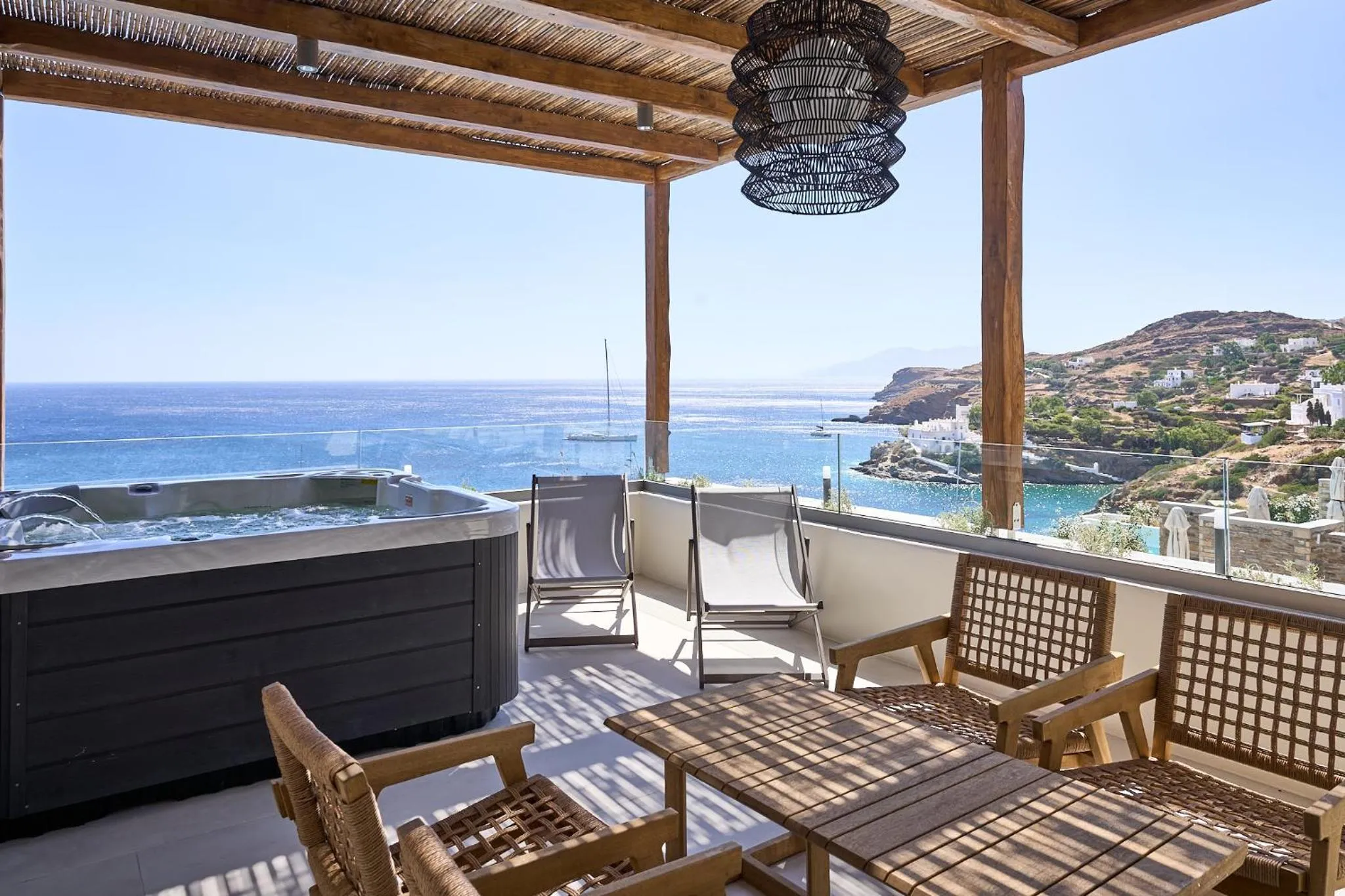 Hot Tub in Ios Grand Pool Suites