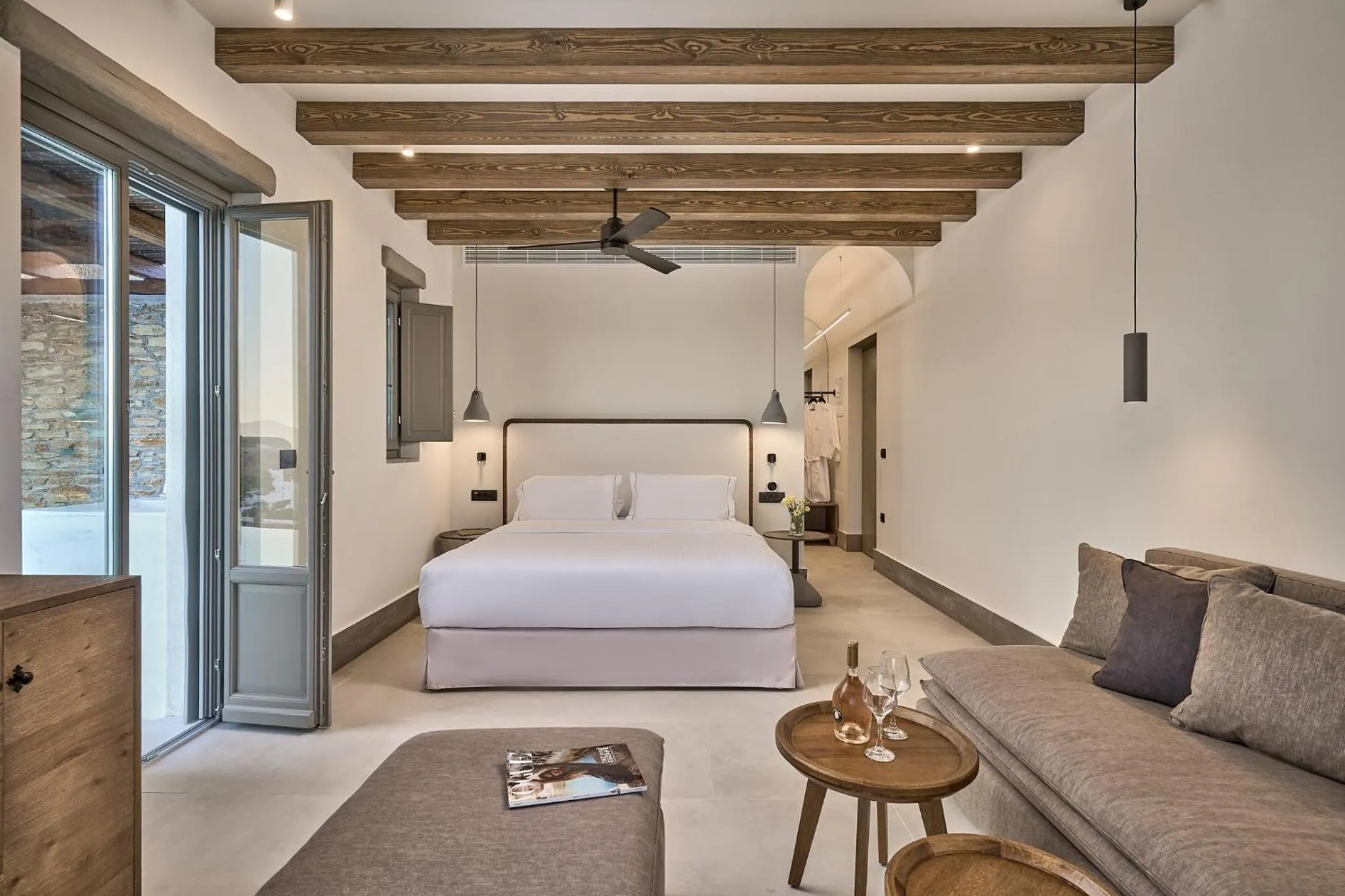 Photo of the whole room, Bed in Ios Grand Pool Suites