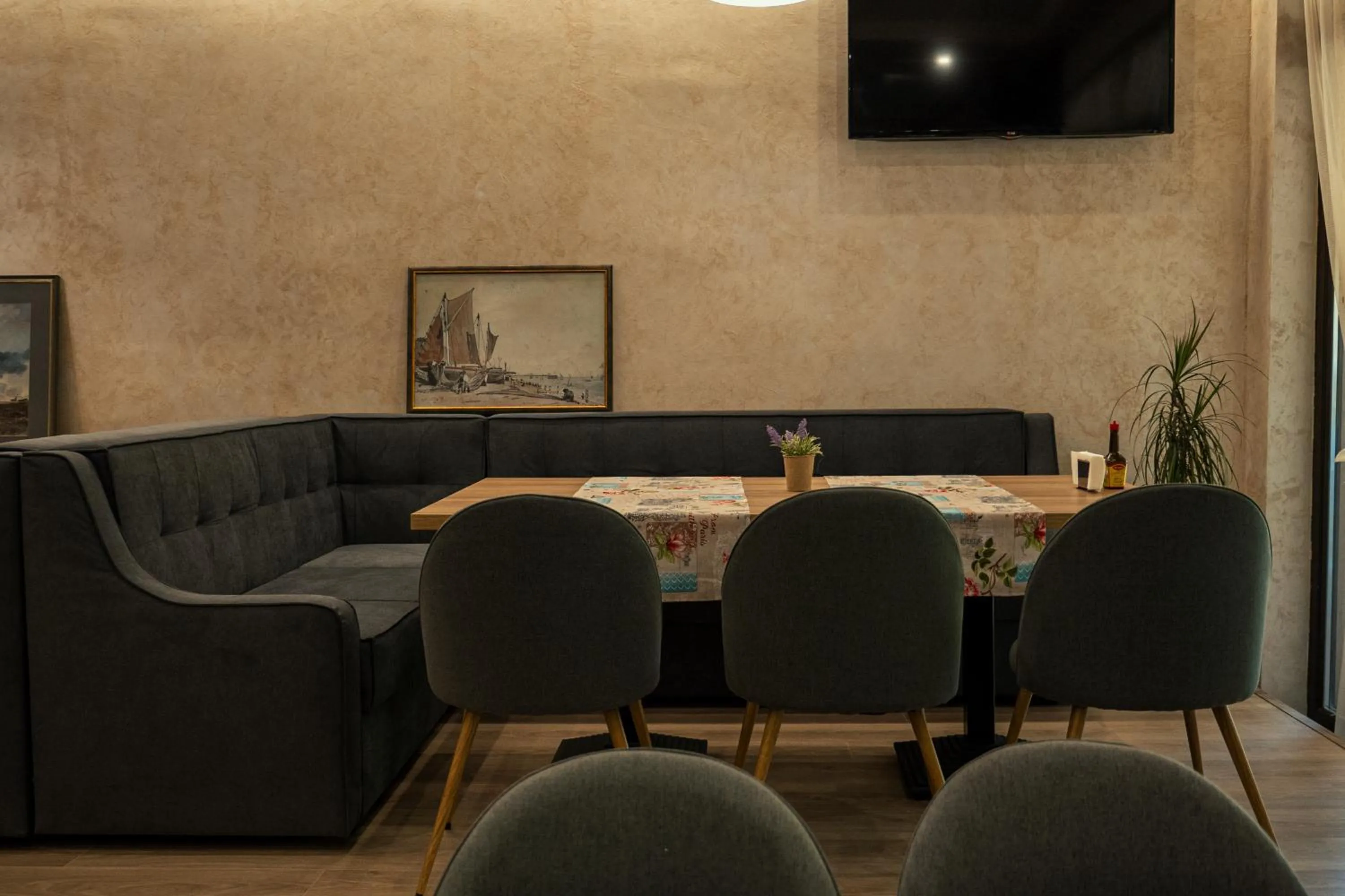 Restaurant/places to eat in Hotel Brilliantin