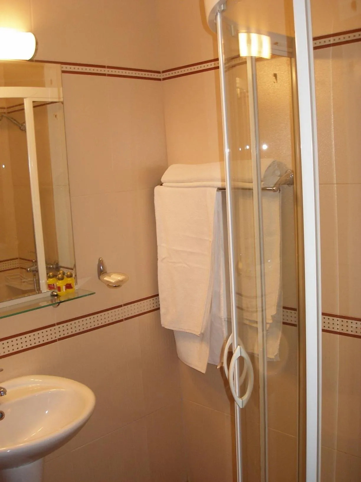 Shower in Hotel Brilliantin