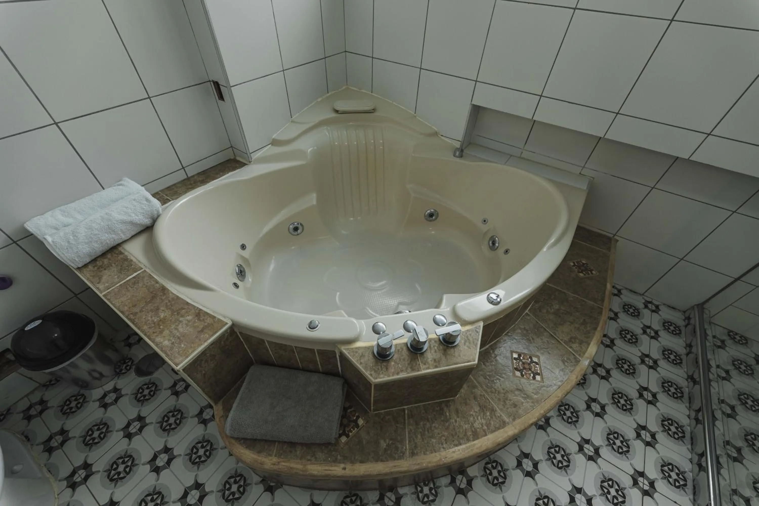 Bathroom in San Pedro Apartments