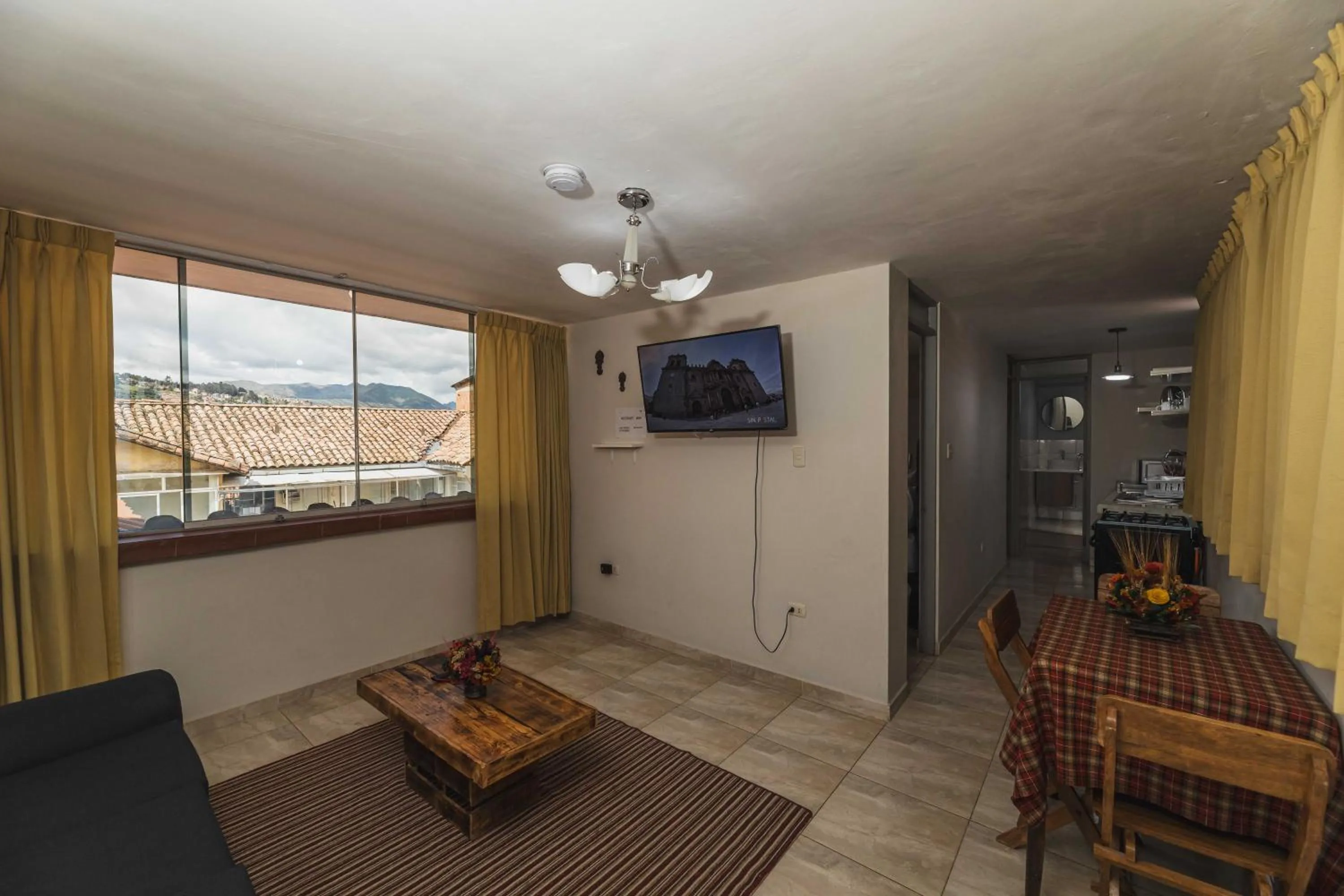 Communal lounge/ TV room in San Pedro Apartments