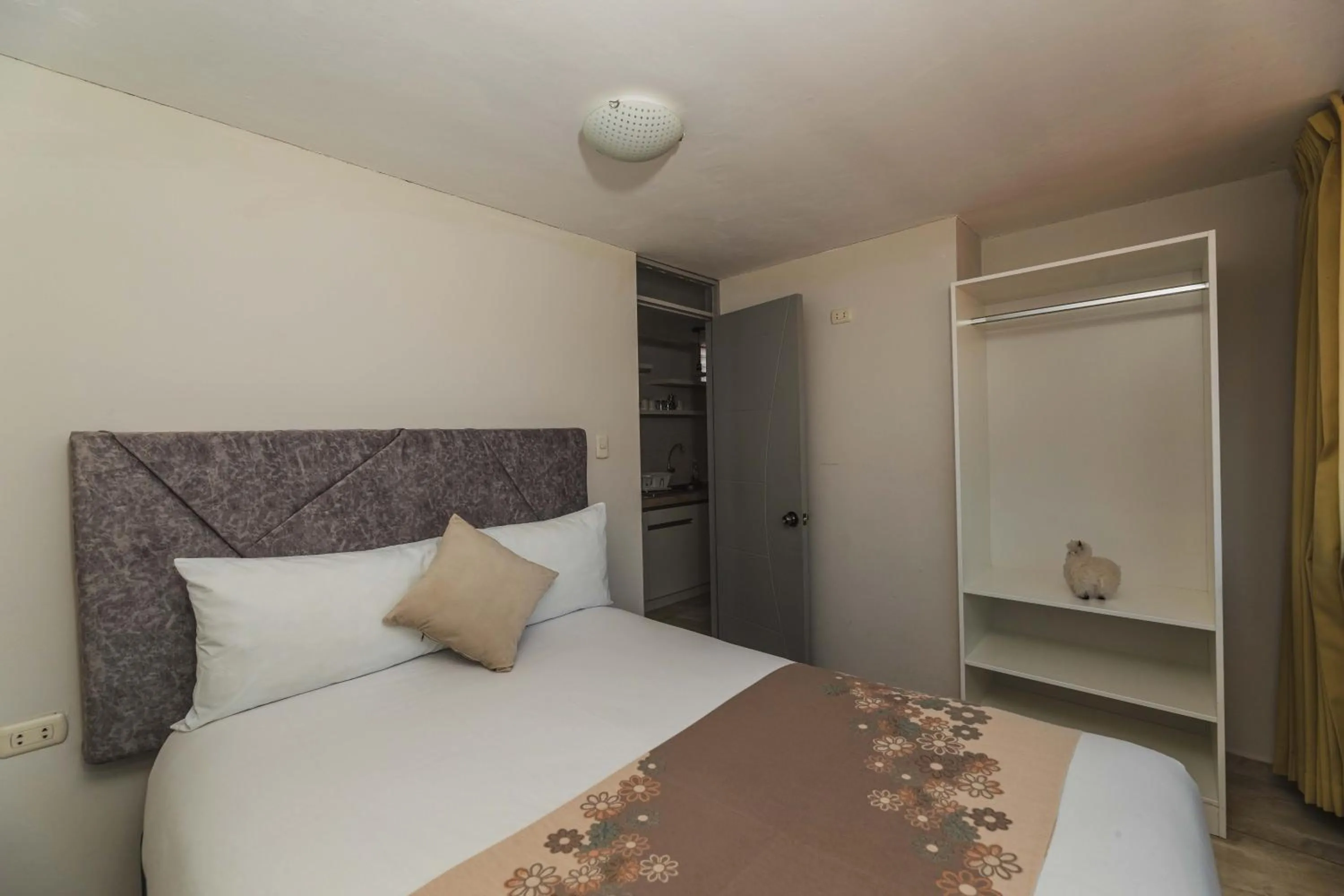 Bed in San Pedro Apartments