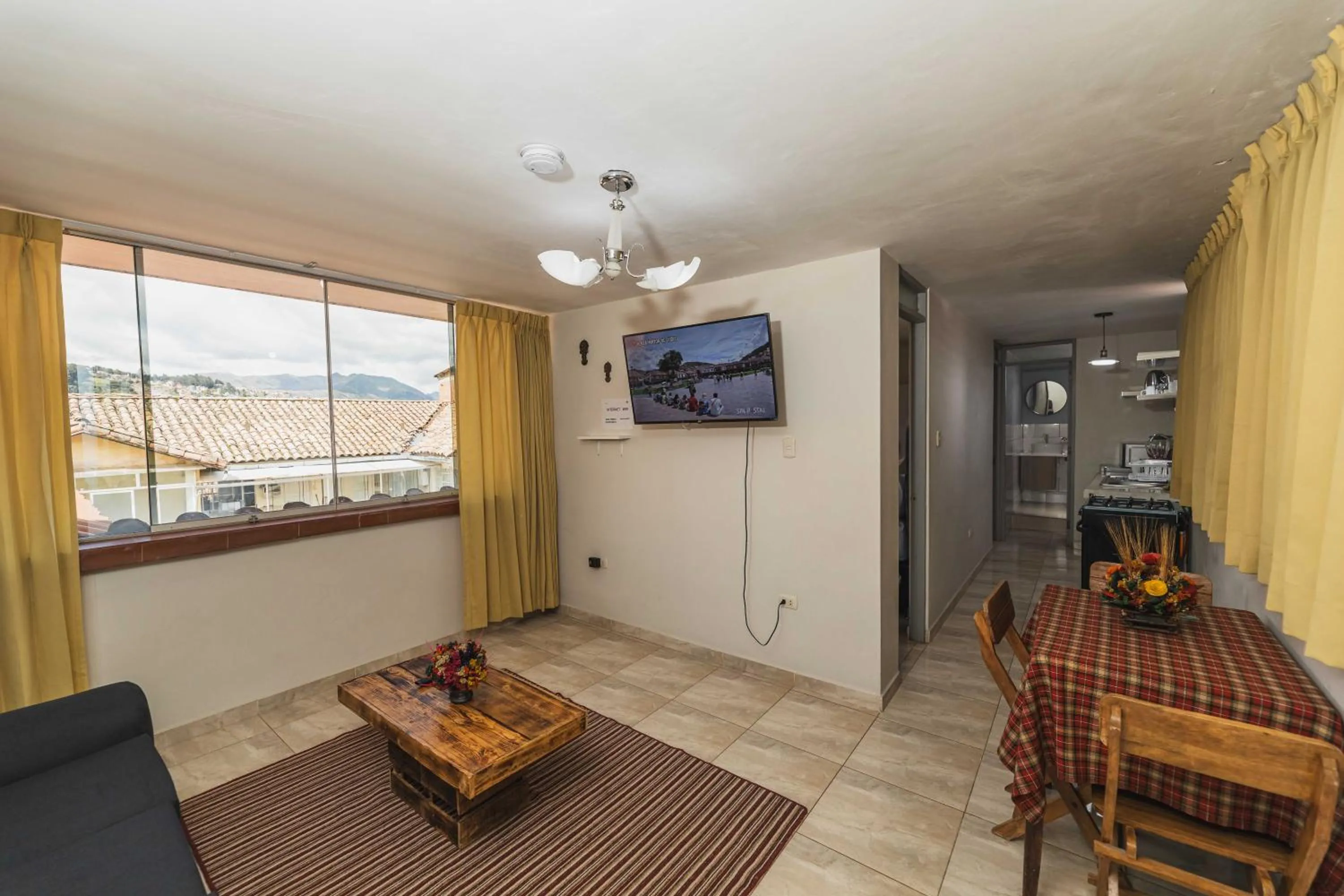 Communal lounge/ TV room in San Pedro Apartments