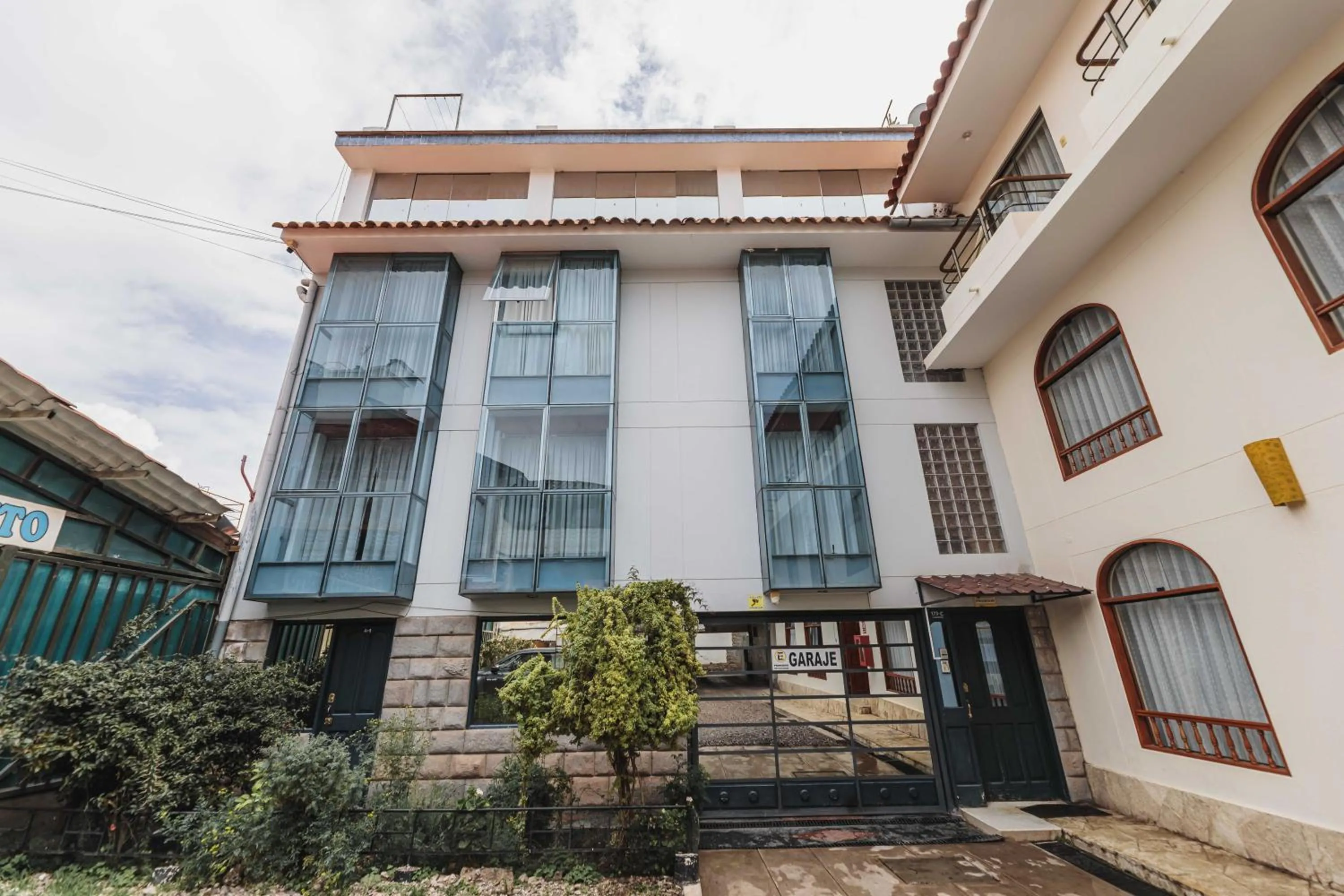 Property building in San Pedro Apartments